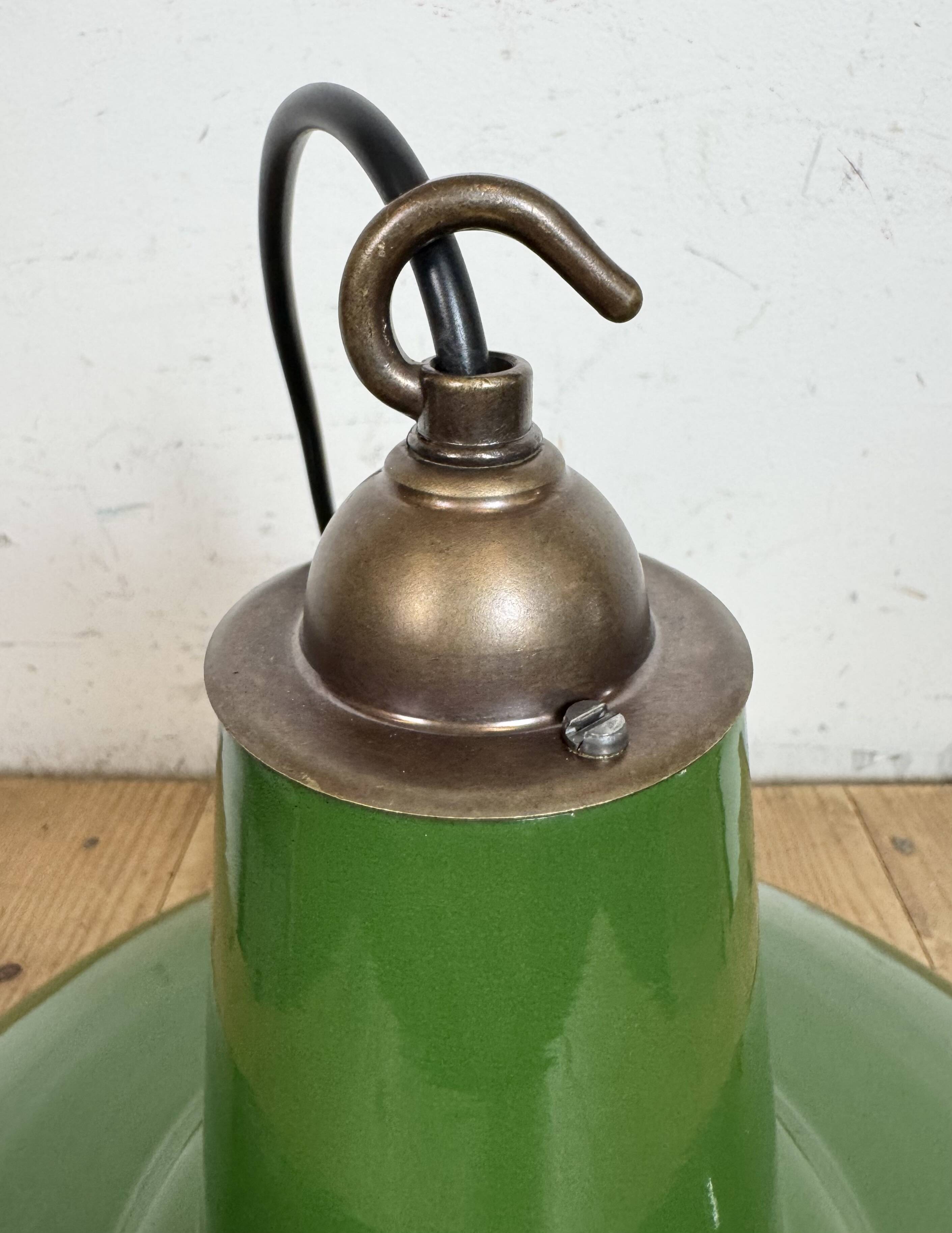 Suspension industrielle en émail vert de Jackson Electrical, années 1960