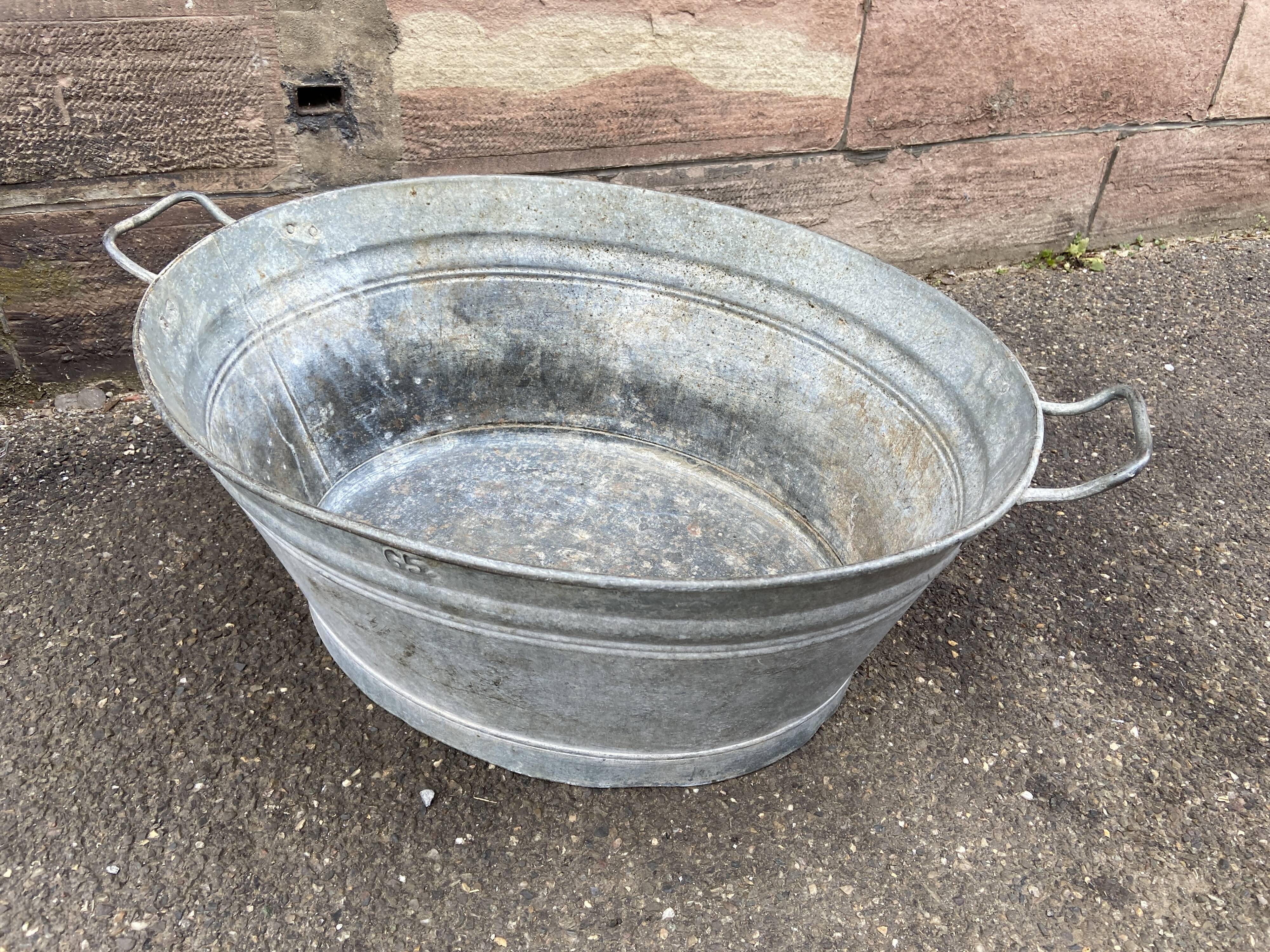 Vintage galvanized zinc basin 65 liters