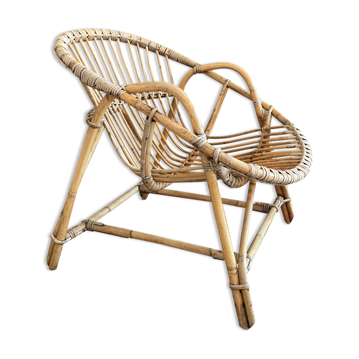 Adult wicker shell chair