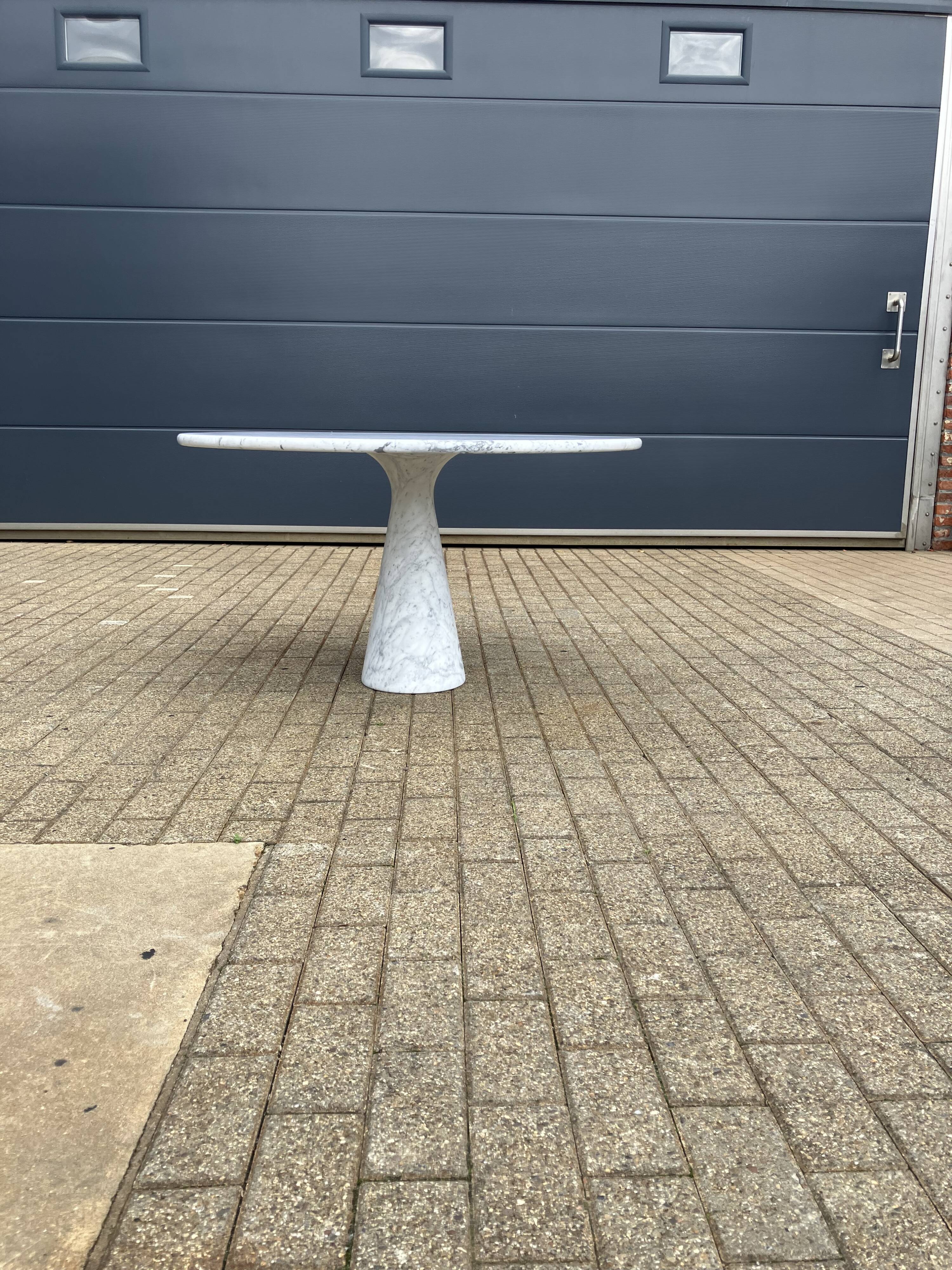 Angelo Mangiarotti M1 eettafel Skipper Carrara marmer 130cm