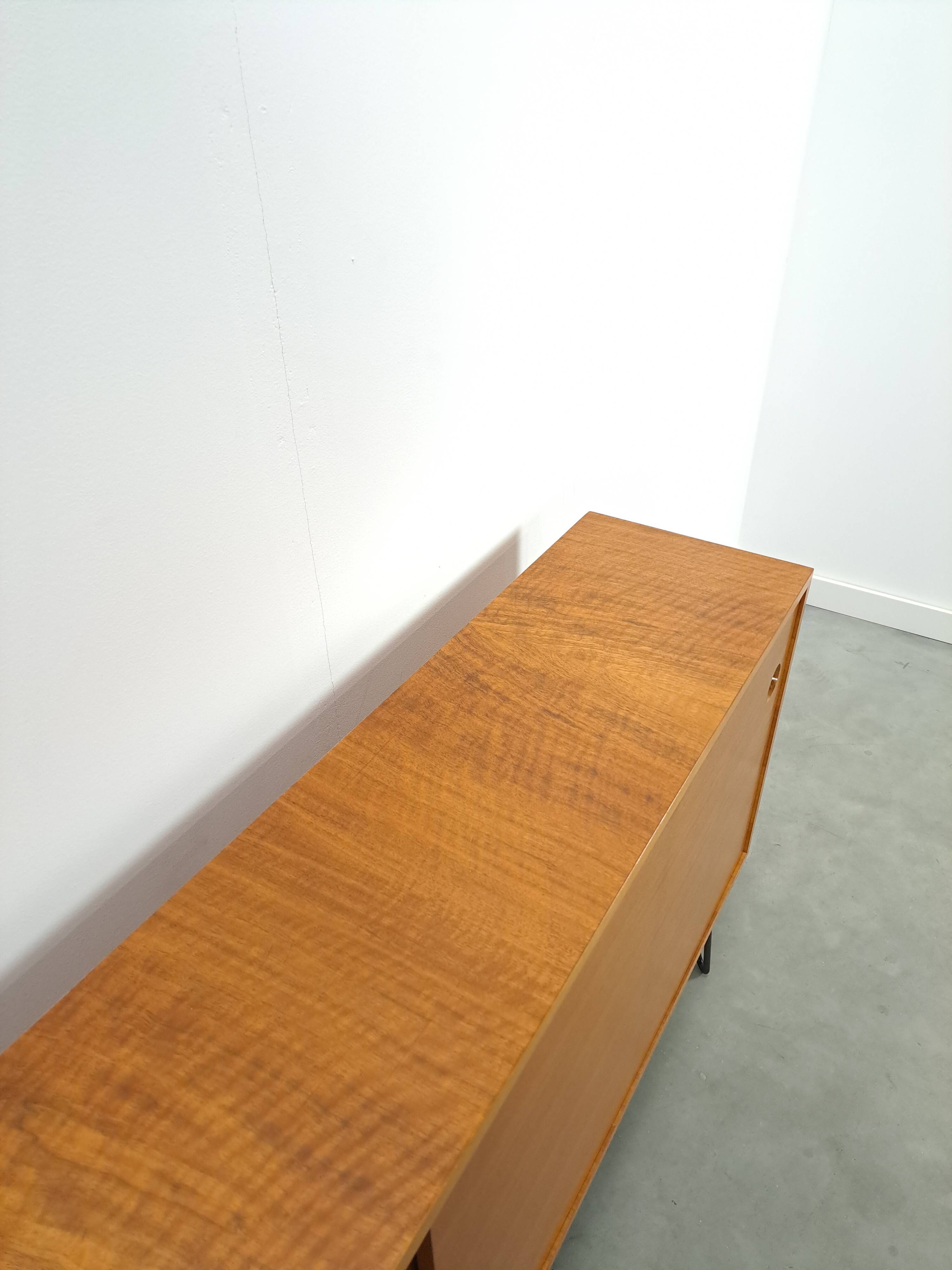 Dressoir vintage en teck en épingle à cheveux