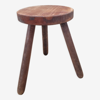 Round tripod stool cowherd