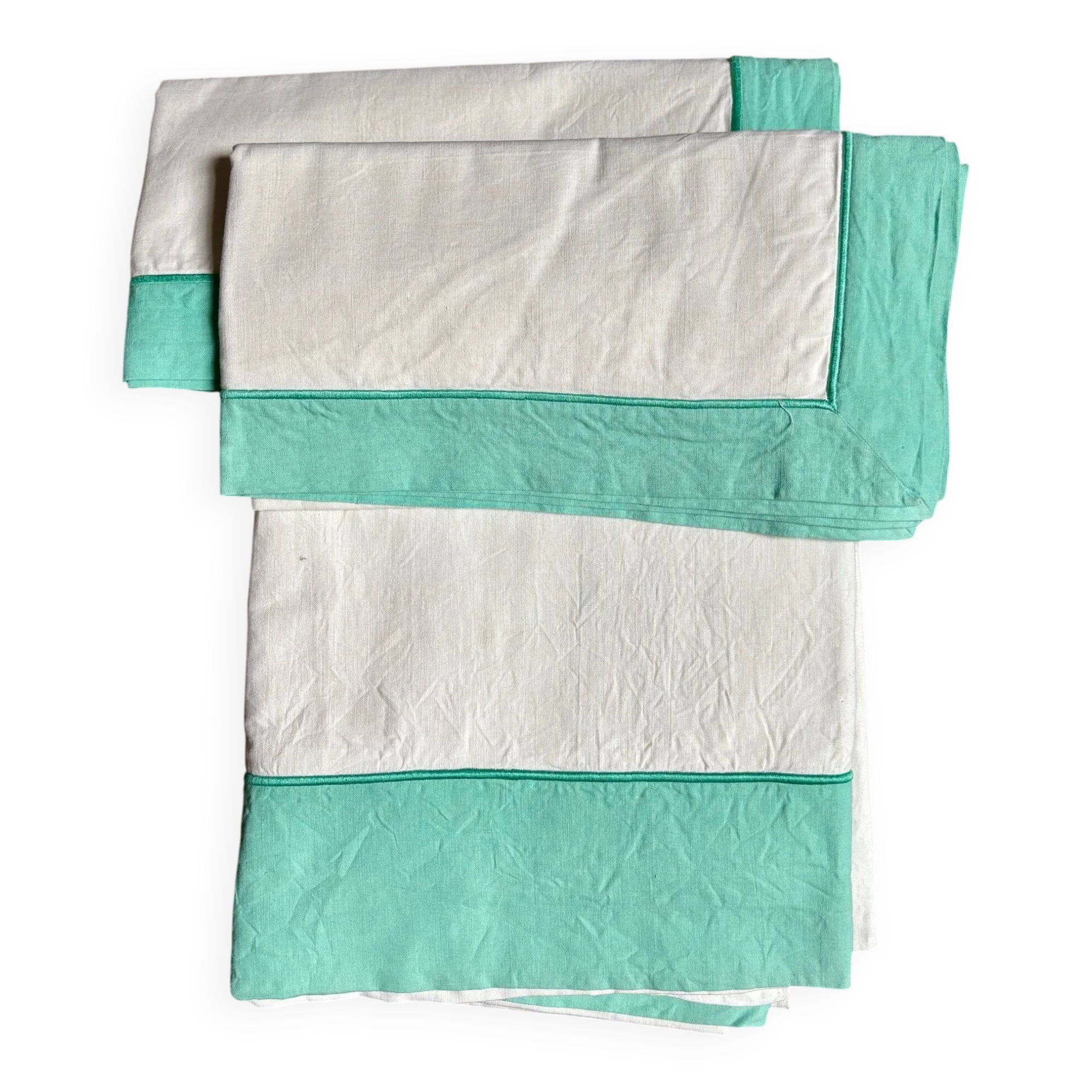 Descamps cotton sheet and pillowcases, green and white ☐ 240 x 340 cm