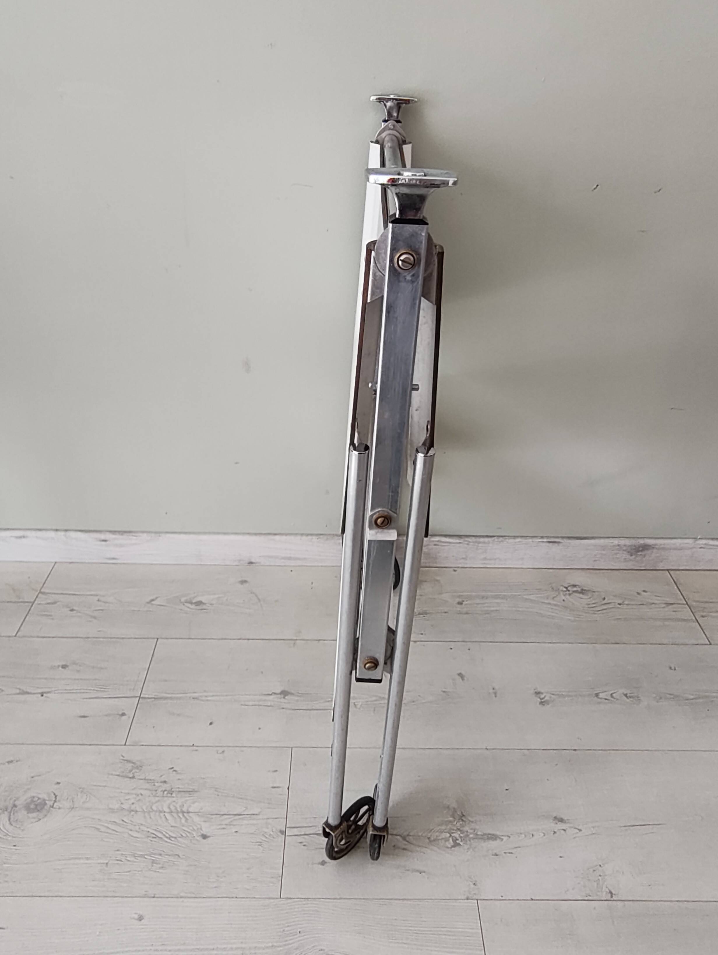 Desserte roulante estampillée MONOTEX