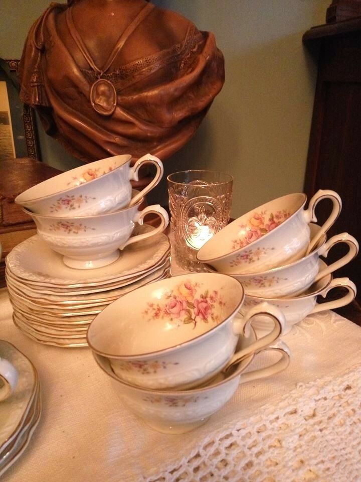 Bavarian porcelain coffee service party (Saxony) with floral and gold decoration