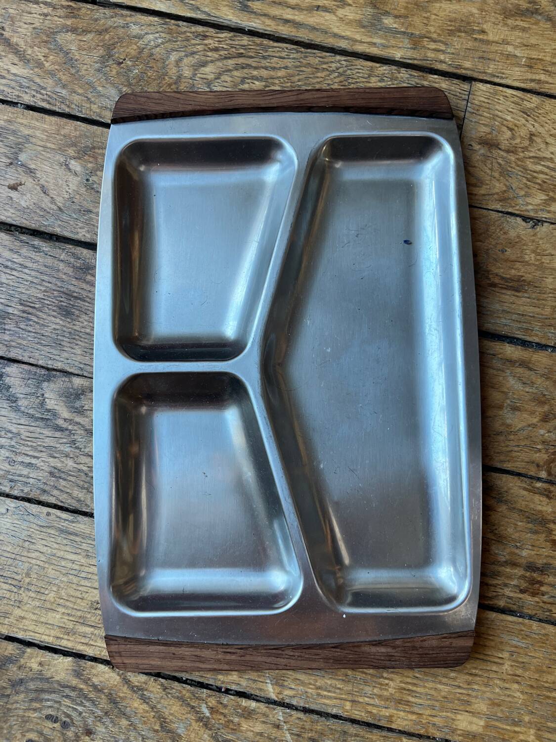 Scandinave. 3 plateaux de service palissandre inox