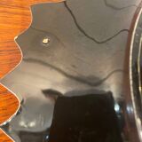 Plat forme feuille noir