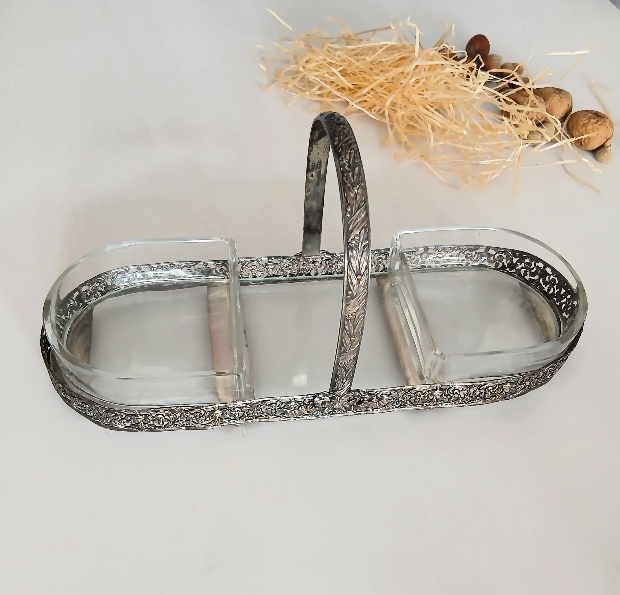 Louis XVI style table servant for hors d'oeuvres in silver-plated metal and glass.