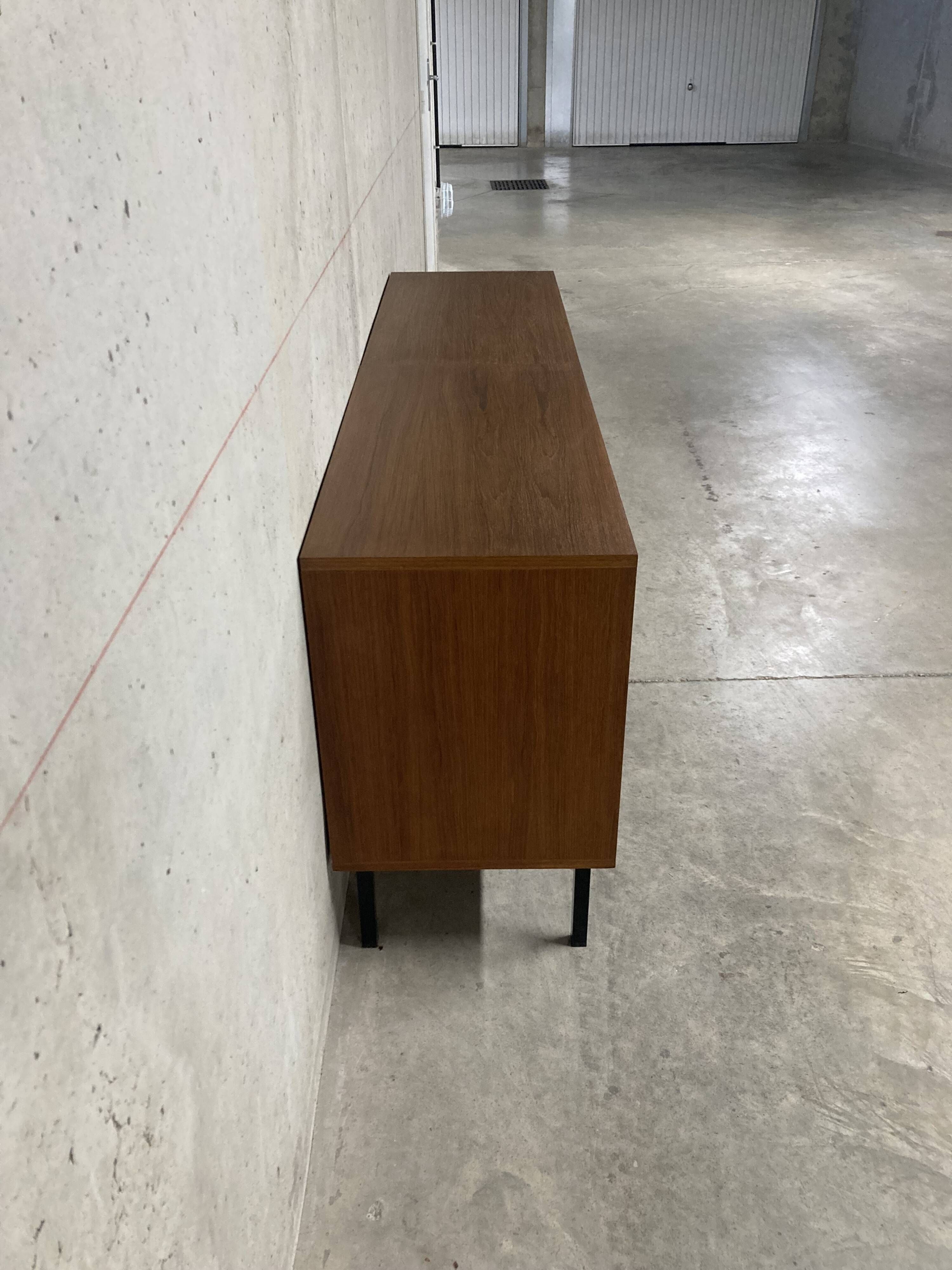 Enfilade moderniste noire et blanche Philippon et Lecoq vintage années 60