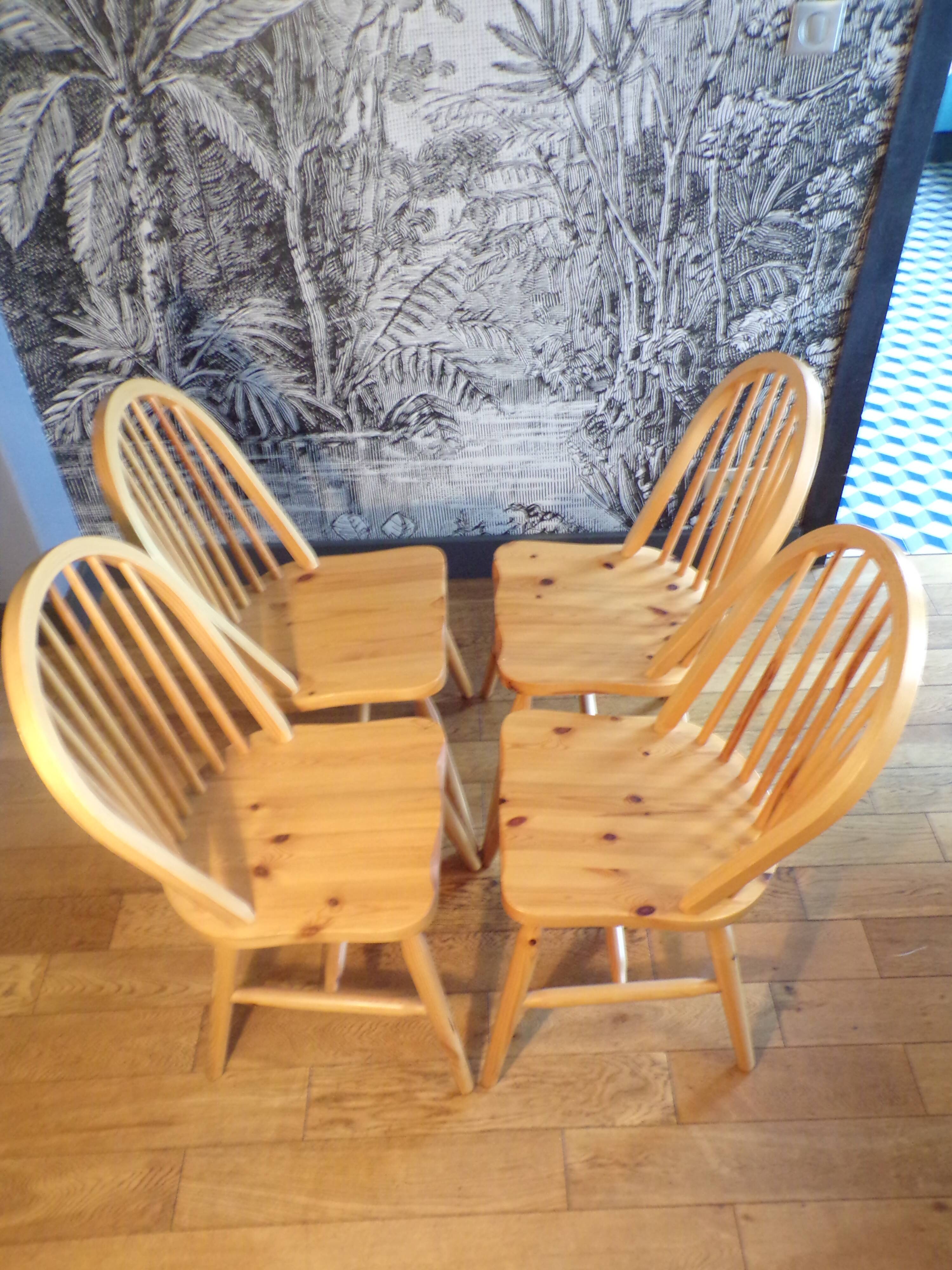 Lot of 4 Scandinavian Windsor chairs