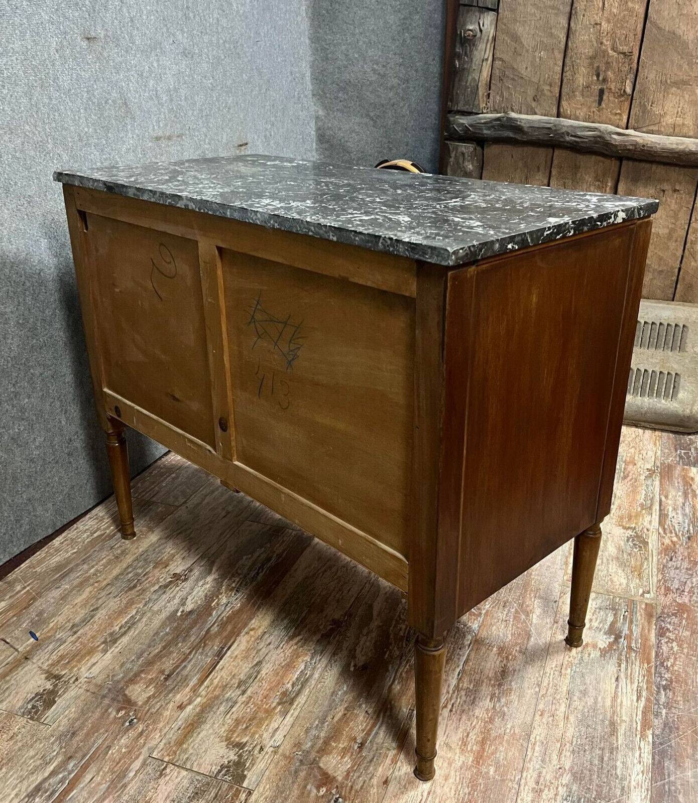 Directoire period sauté chest of drawers in mahogany and stained wood circa 1800