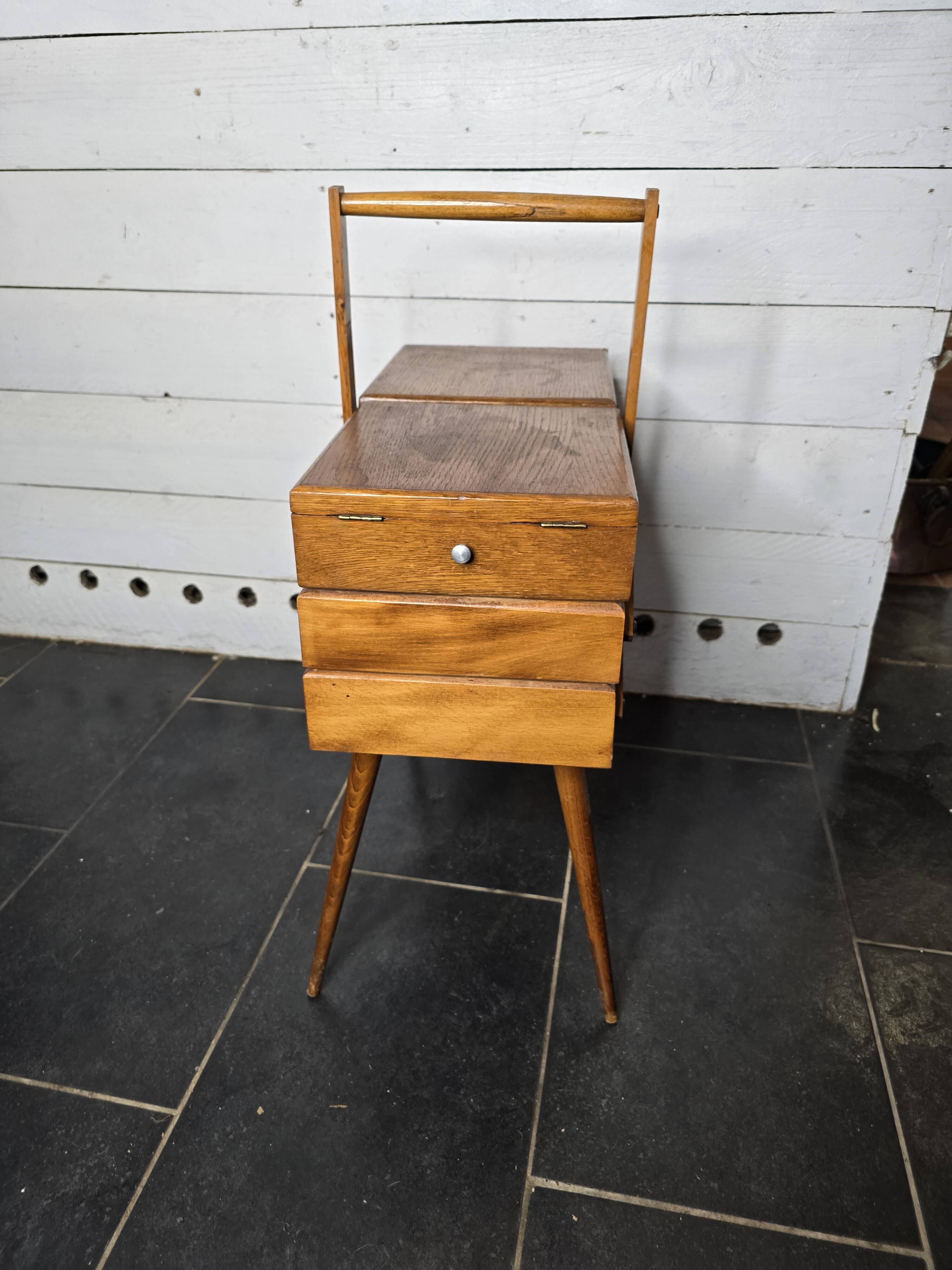 oak worker with sewing kit