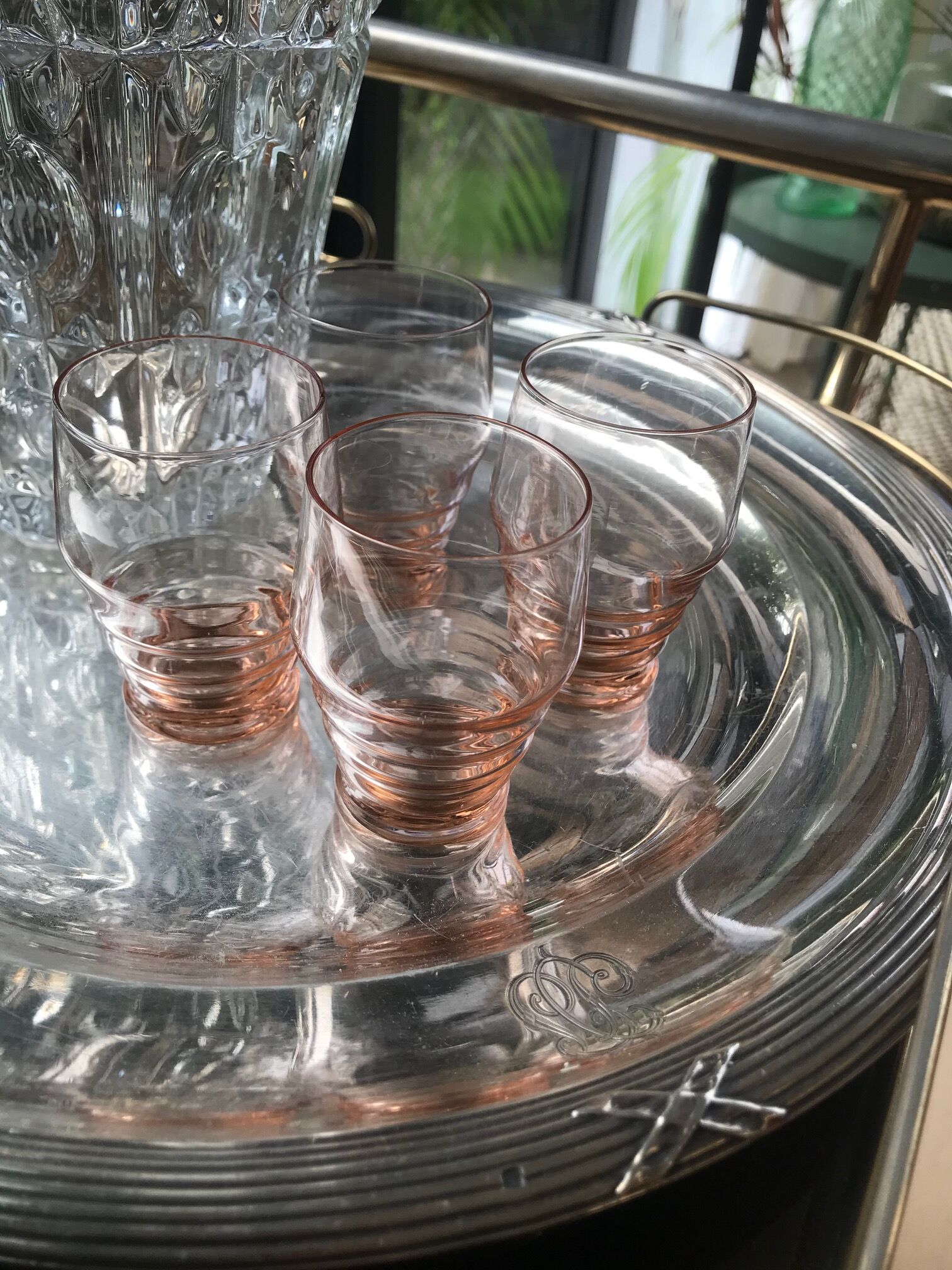 Set of 4 art deco pink tinted glasses