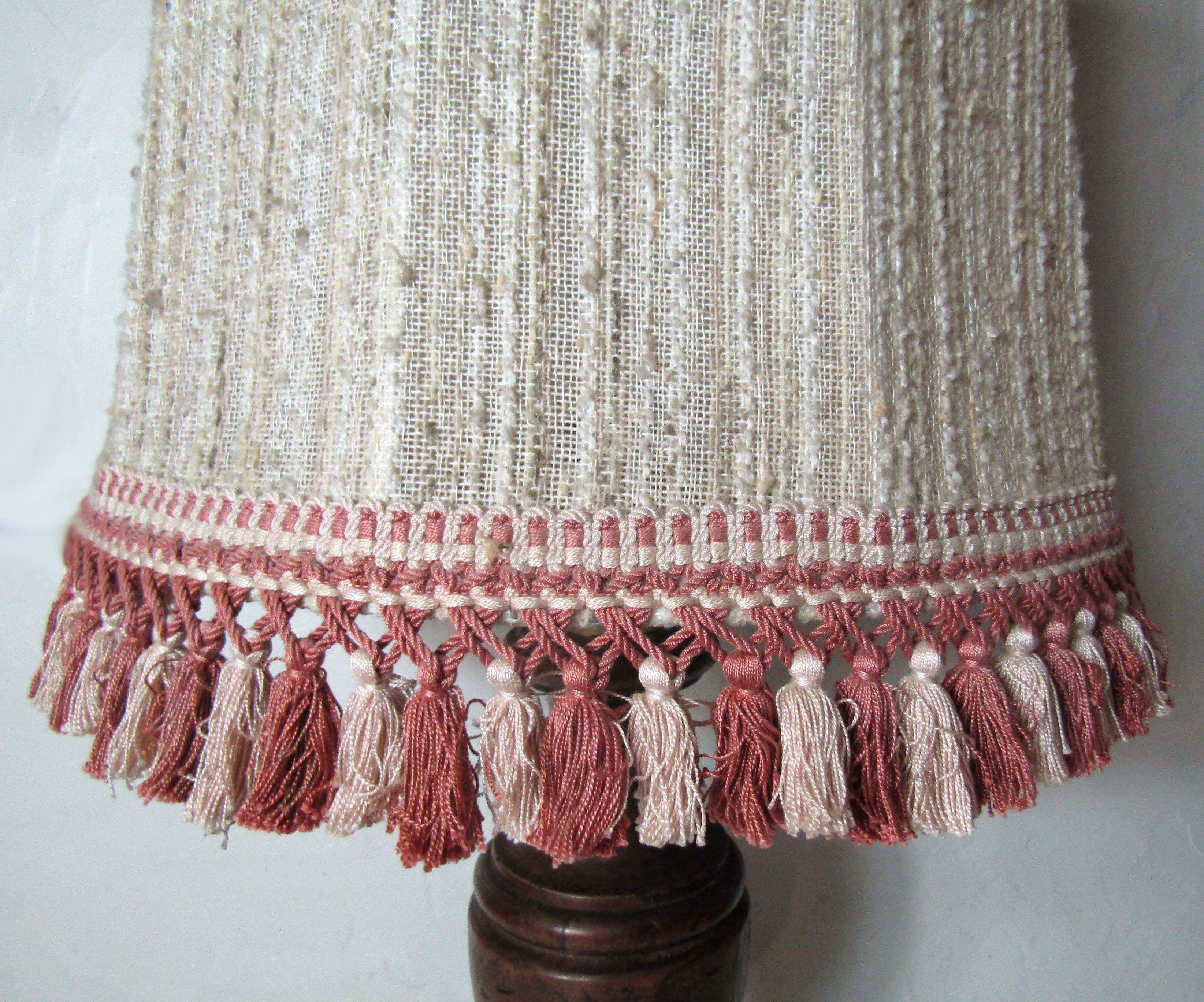 Wood lamp turned offal during pompoms
