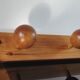 Wall-mounted coat rack with 3 ball hooks in solid pine – Scandinavian design