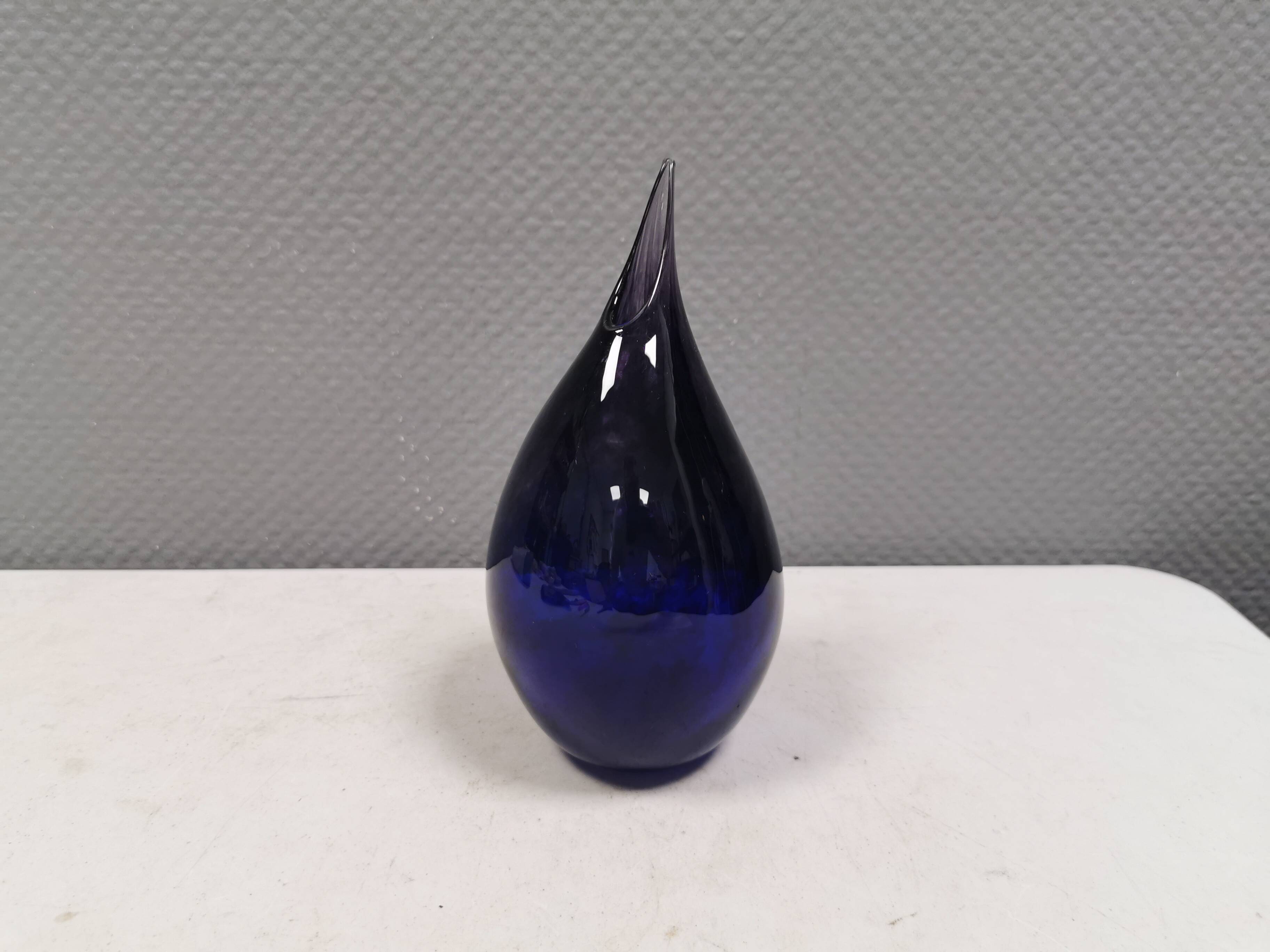 Handmade/mouth blown drop vase, Finland or Sweden 1970s