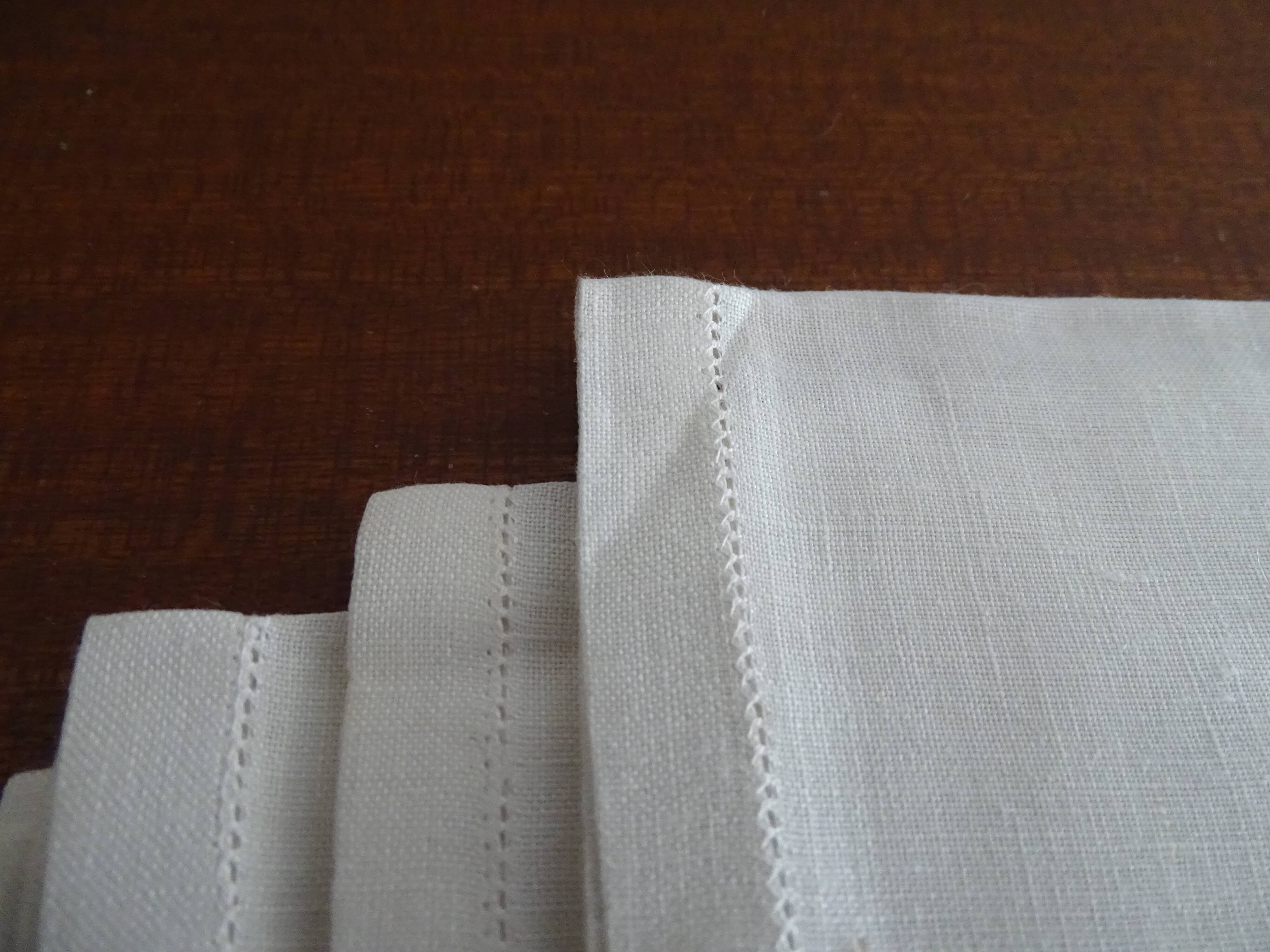 6 old monogrammed G cotton napkins
