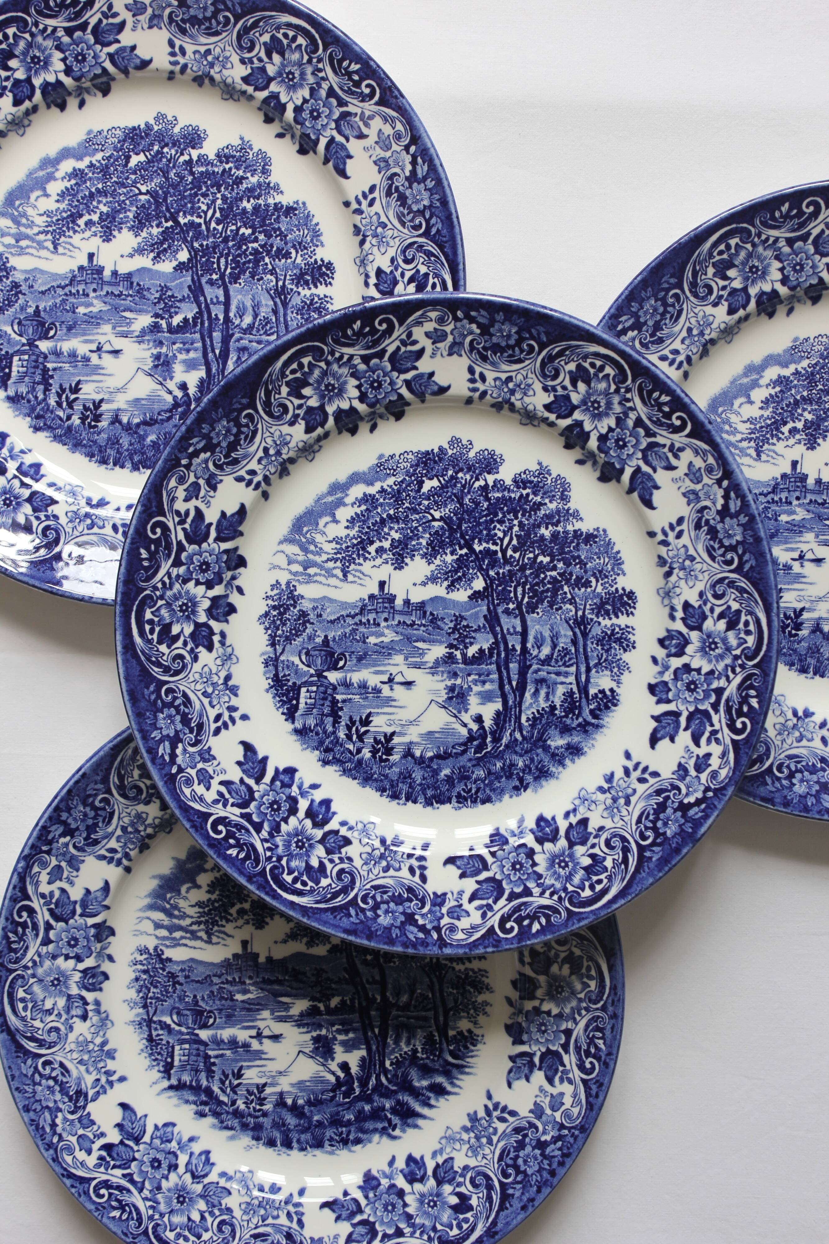 4 plates in vintage English earthenware Ironstone Broadhurst Staffordshire "The English Scene"