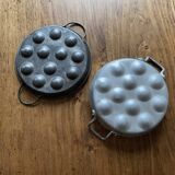 Set of 2 metal snail dishes