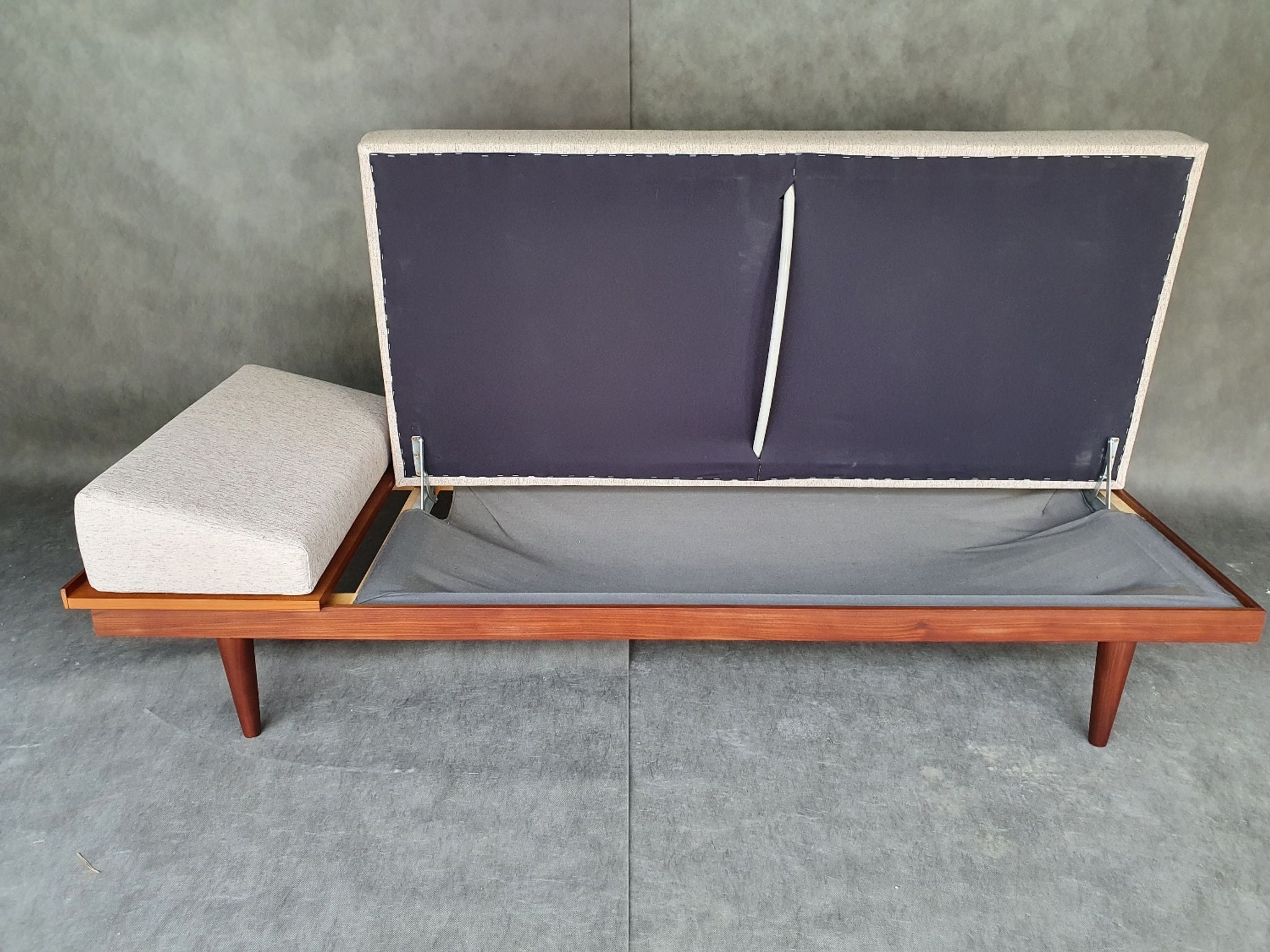 Daybed Teak and beige fabric by Ingmar Relling, Vintage Scandinavian 1960s
