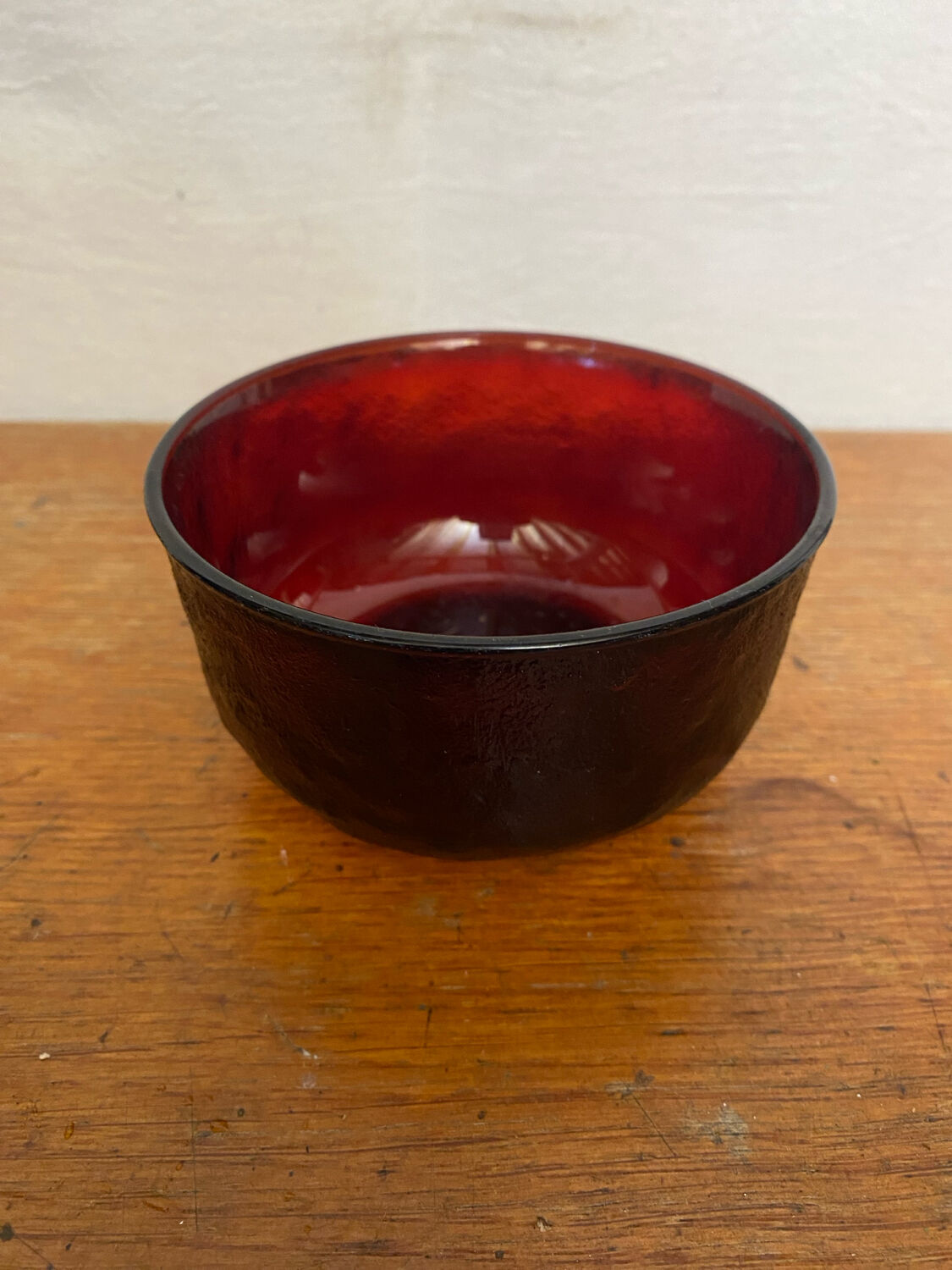 Salad bowl + 6 vintage ARCOROC Sierra molded glass bowls, ruby red, Vinta