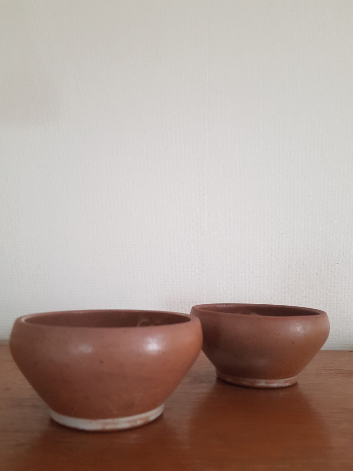 Set of 2 sandstone bowls