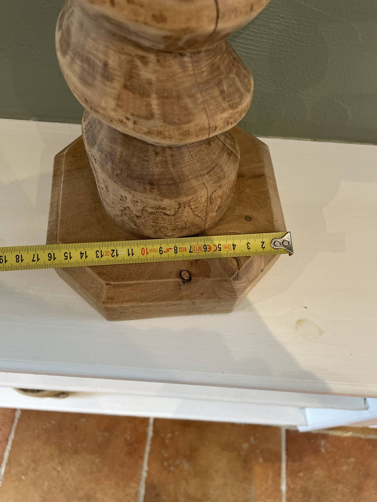 Show the decorative press.