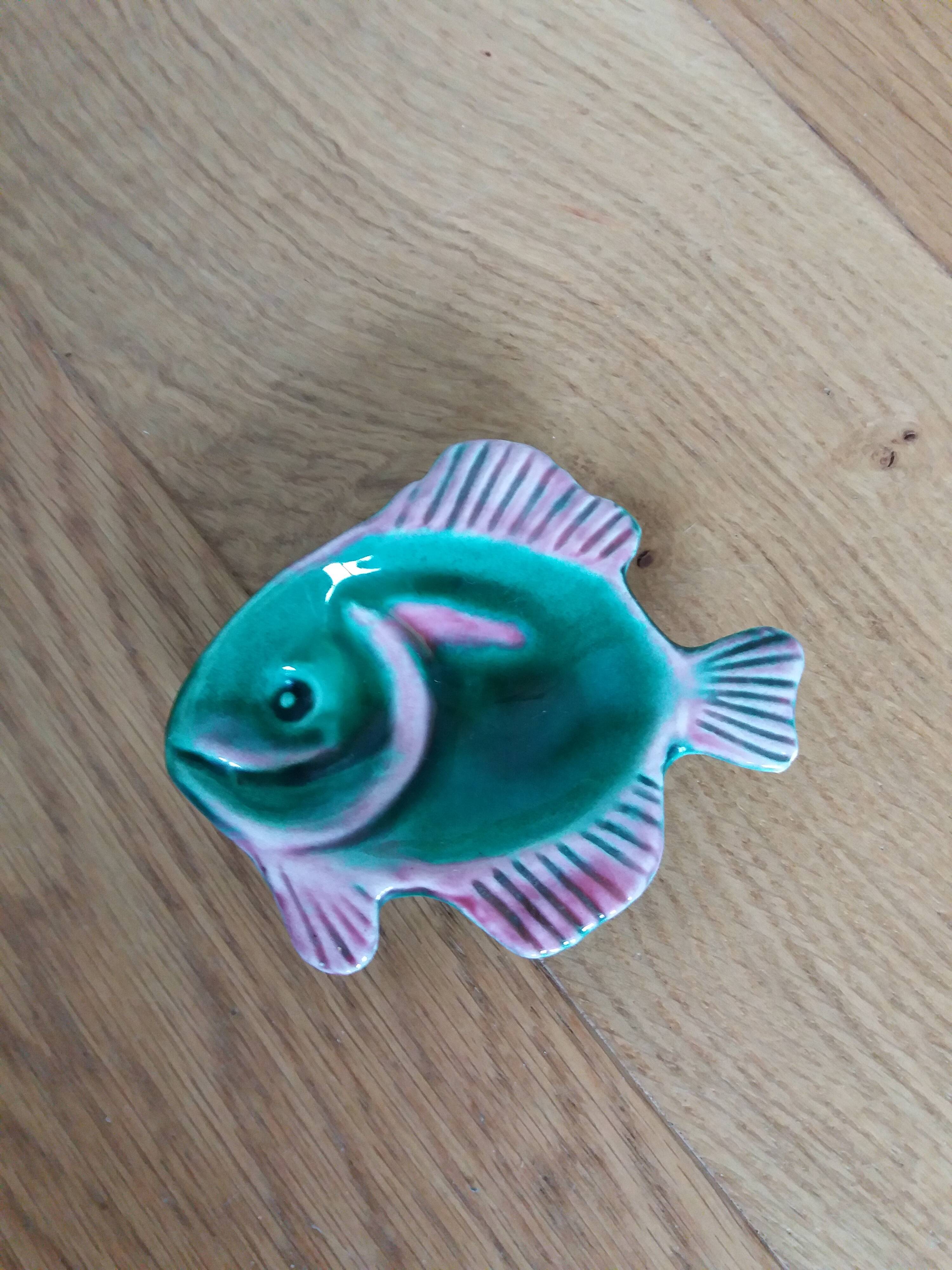 Saleron cup zoomorphic ashtray fish