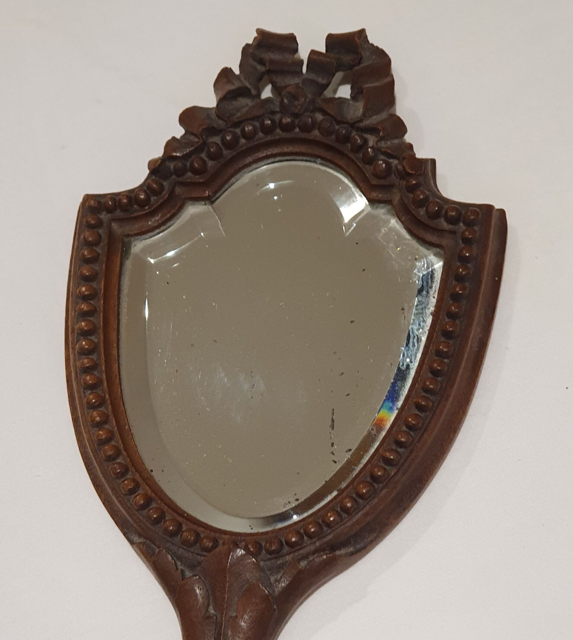 Mirror face to hand