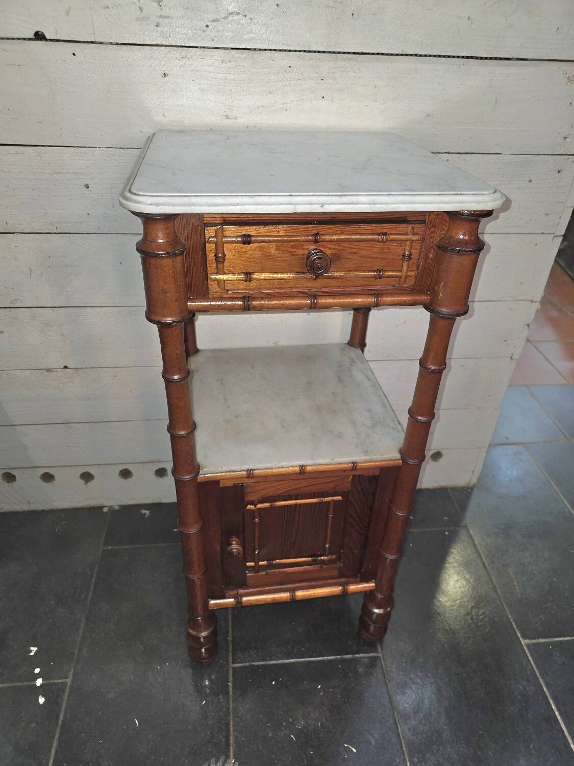 Table de chevet bois bambou du XIXème