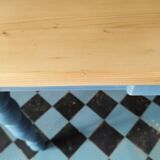 Farm table