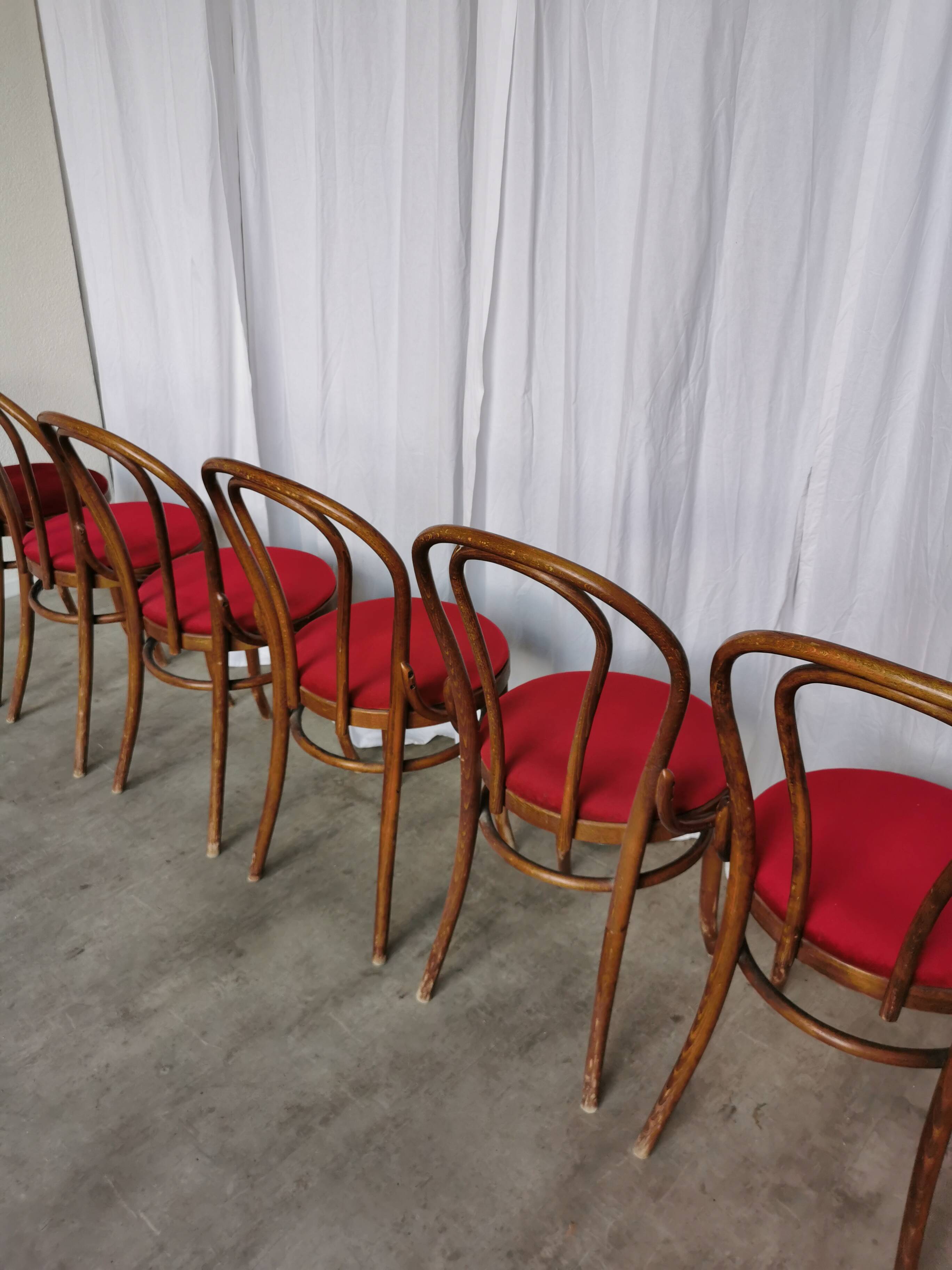 Set of 6 Vintage Bentwood Dining Chairs Set: 1970s , Red Uphols