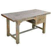 Bureau en bois massif patiné