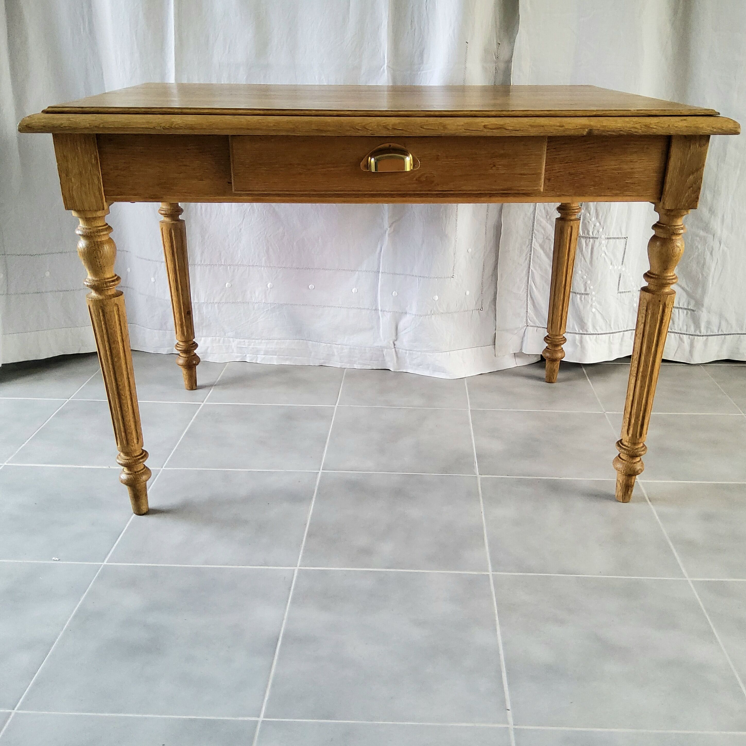 Oak table