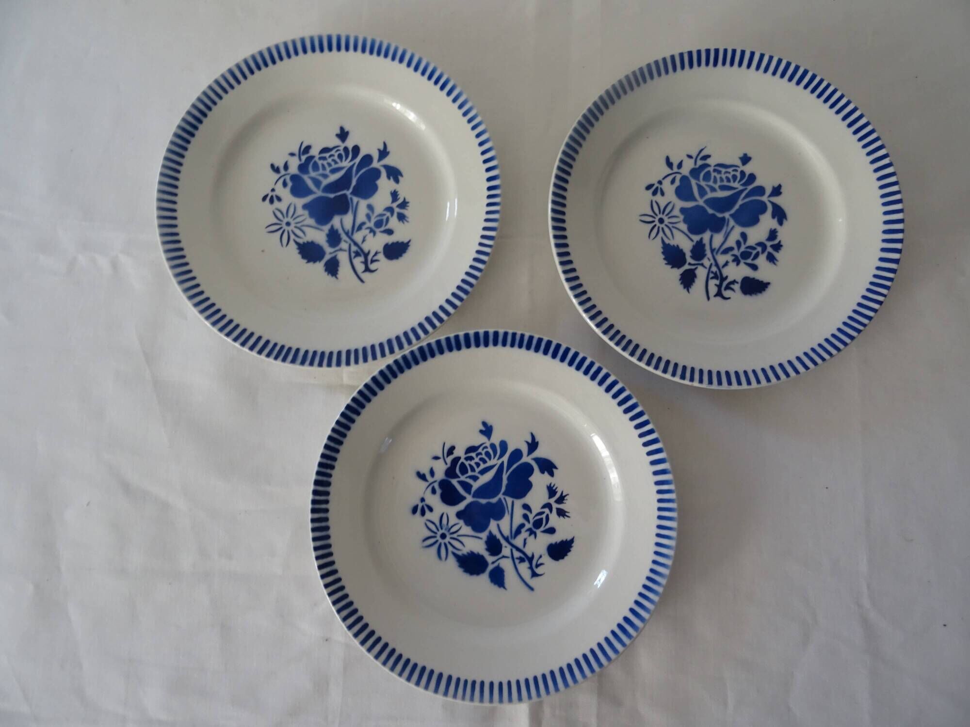 3 EVIAN flat plates old earthenware 482112 Luneville pink blue