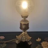 Lampe en bronze à décor de tête de lion