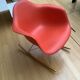 Fauteuil à bascule de charles Eames par Vitra
