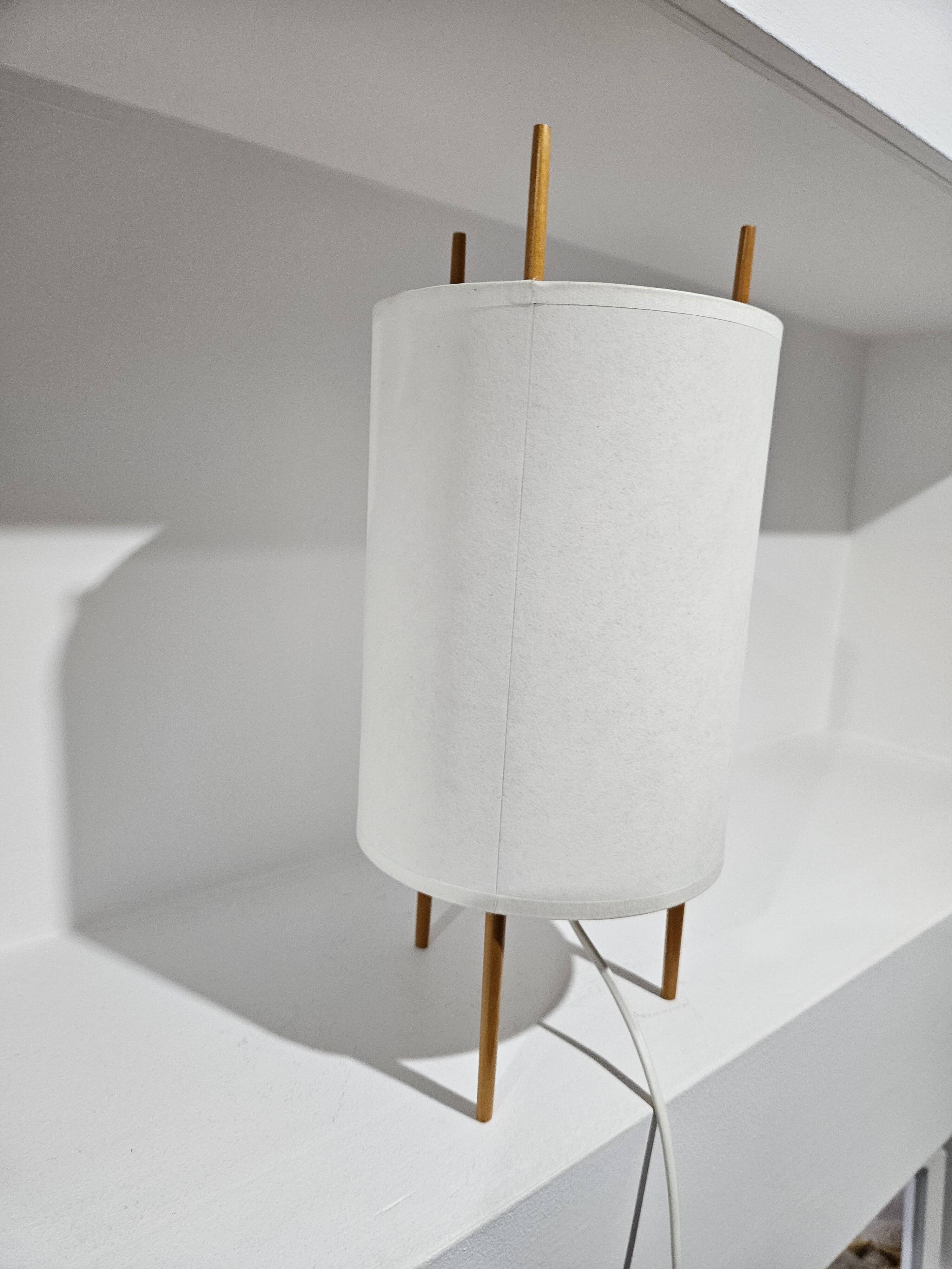 Cylindrical desk lamp "No 9", Isamu Noguchi, Knoll, 1940s.