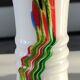 Vase en verre d Art soufflé de Murano/Opalin blanc, inclusions volutes de fumée polychromes. 28,5 x 14 cm