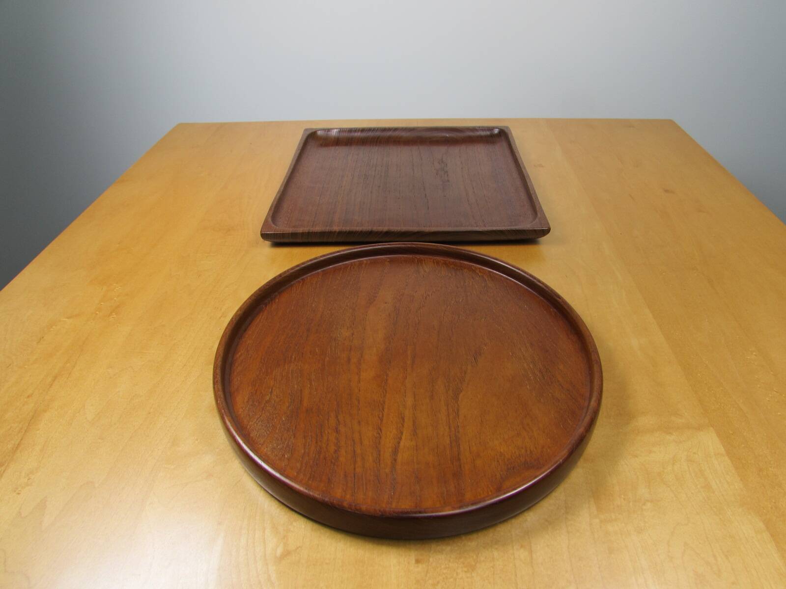2 solid teak platters from Denmark - Wiggers