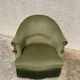 Paire de fauteuils crapaud vert vintage