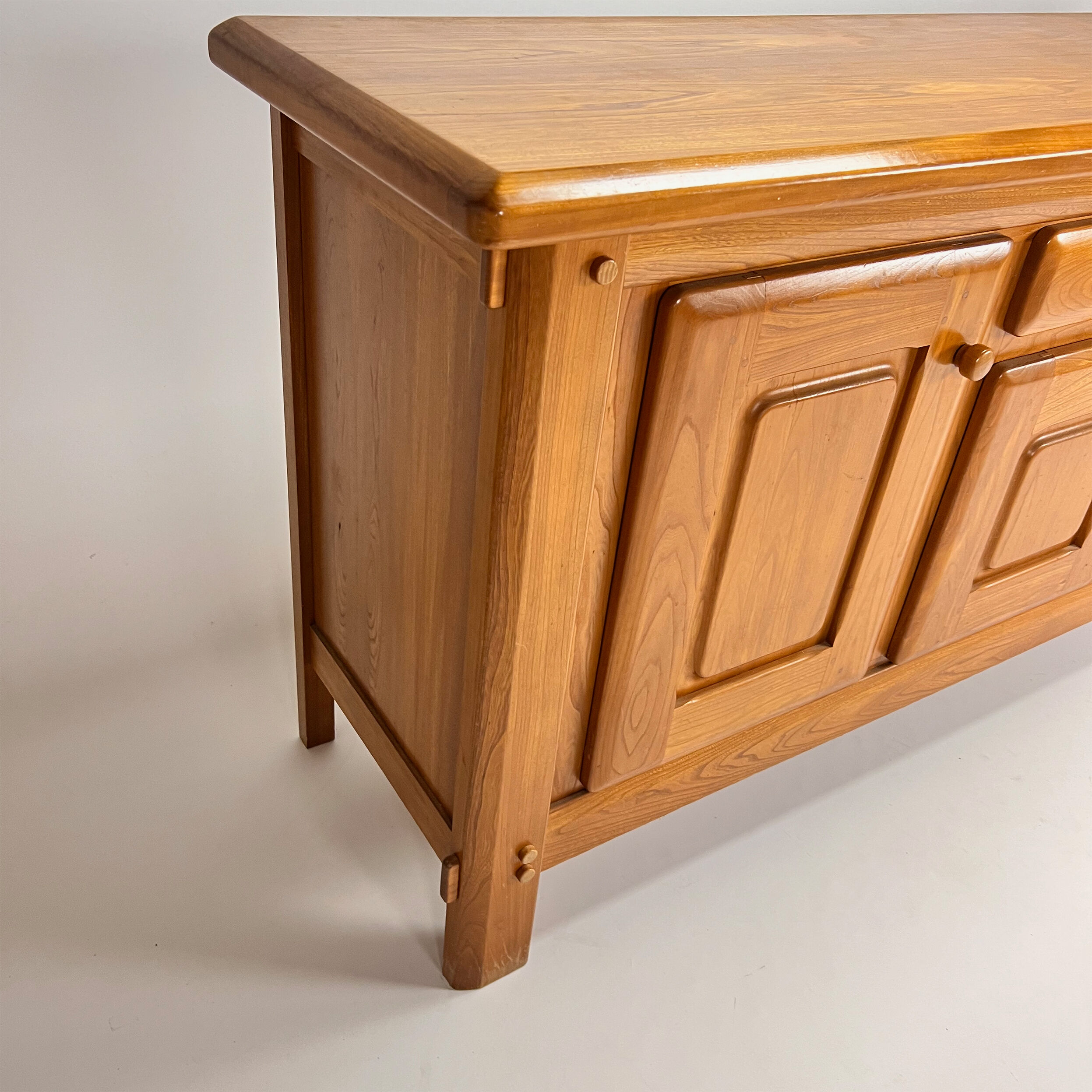 France Maison Raigan Style Elm Sideboard, 1970s