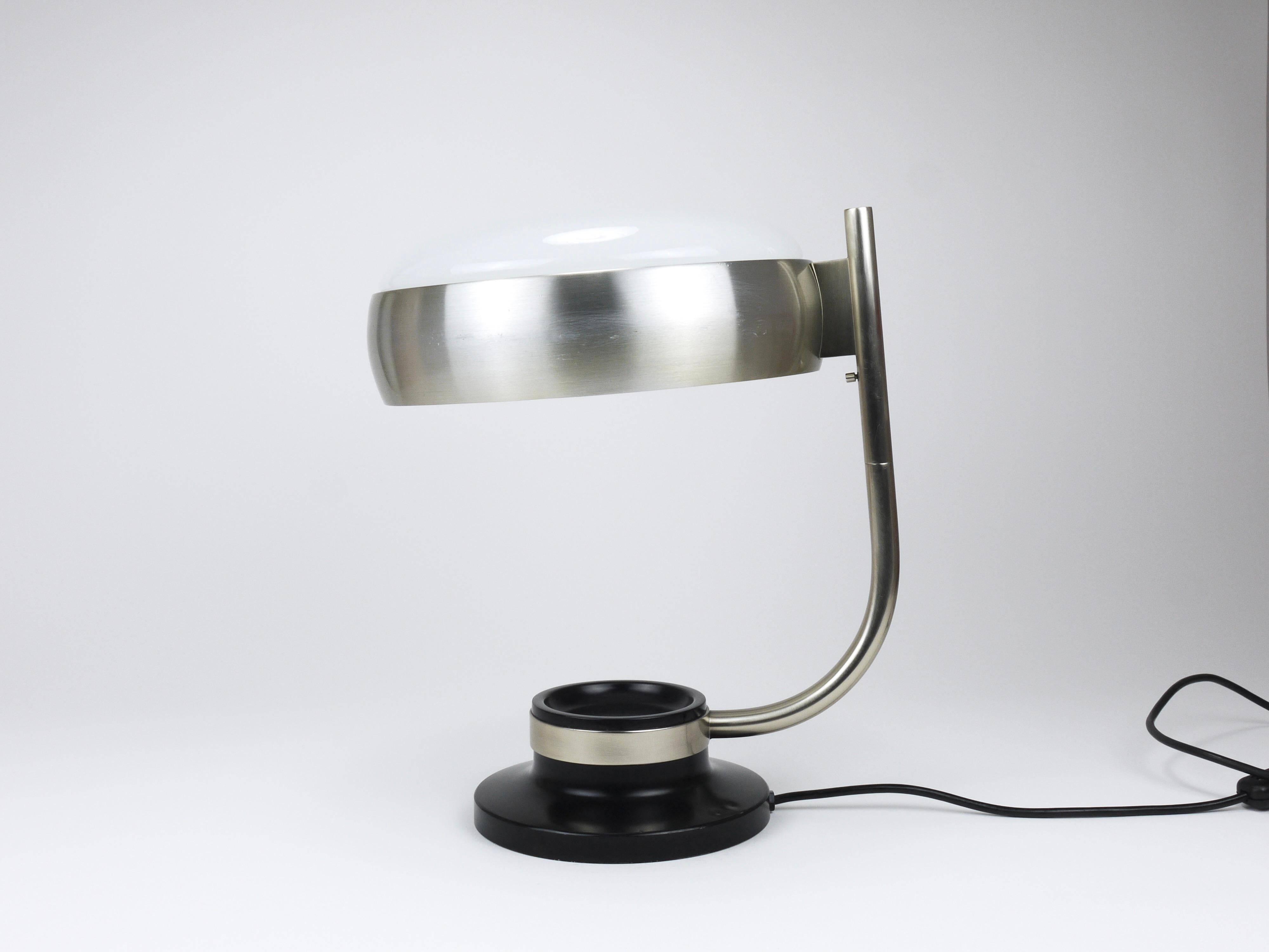 Oscar Torlasco black and nickel swivel desk lamp, Lumi Milano, Italy, 1960s.