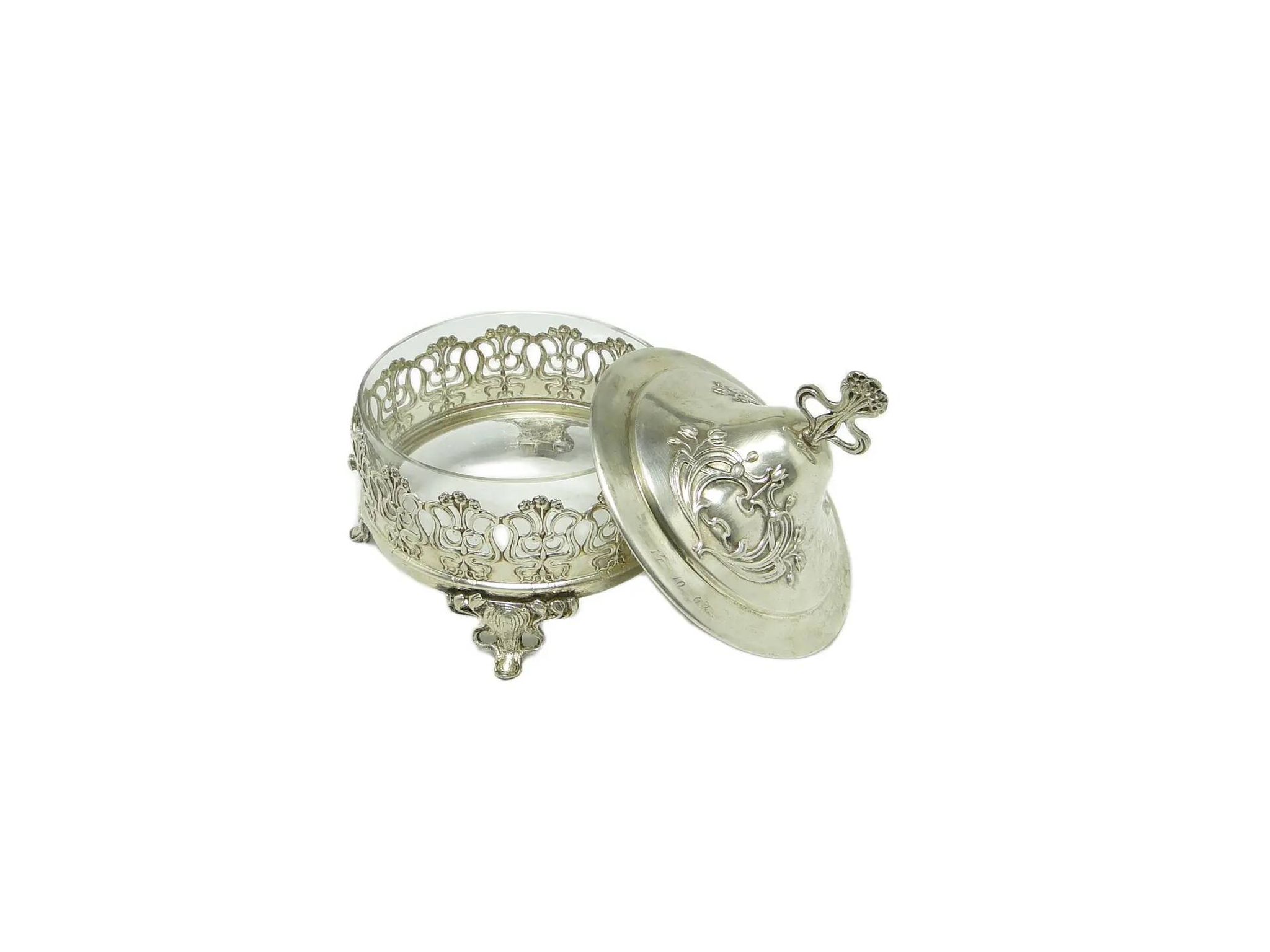 Bonbonniere, Art Nouveau, silver-plated brass, Germany, early 20th century