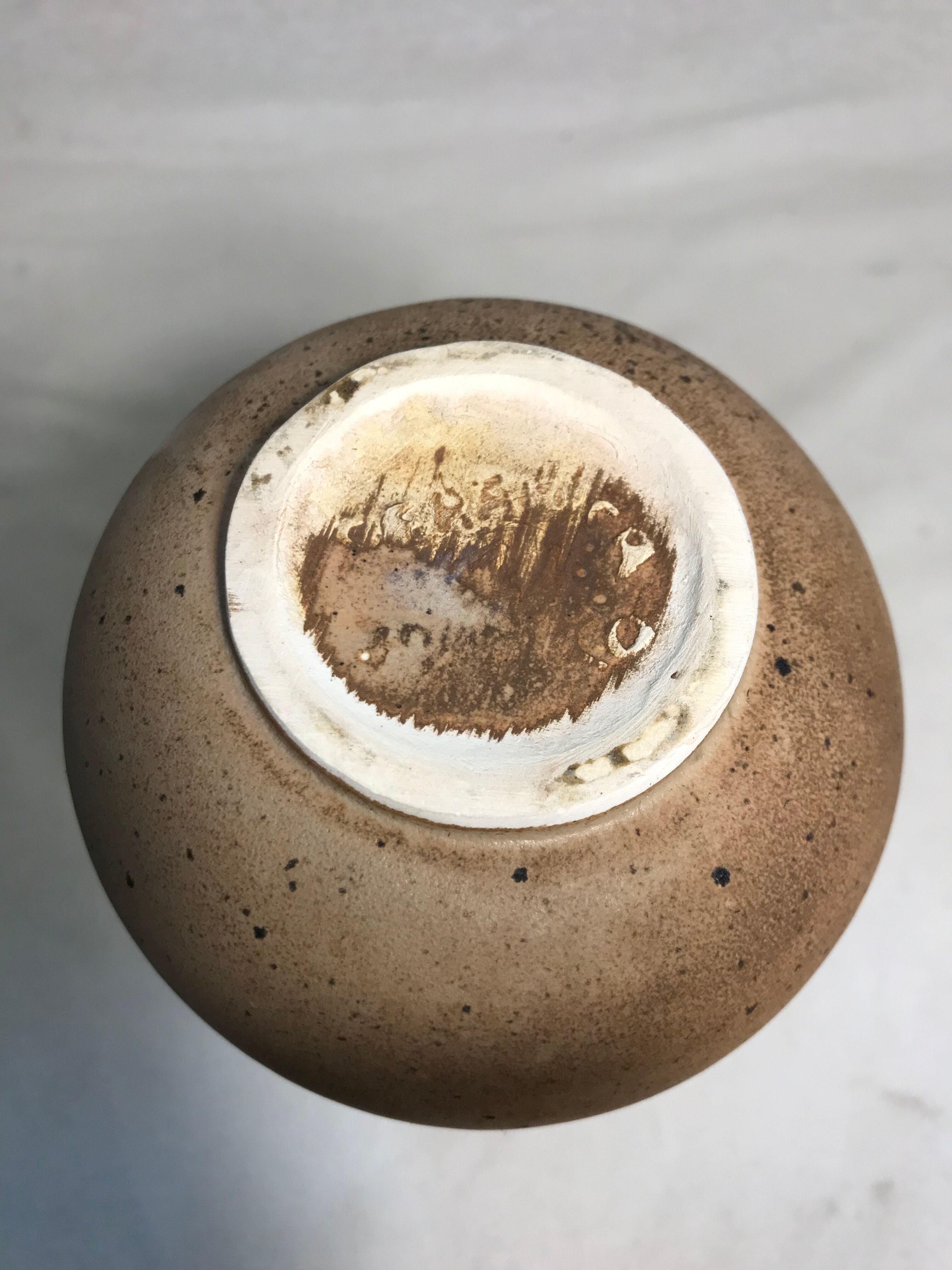 Former brown ceramic vase