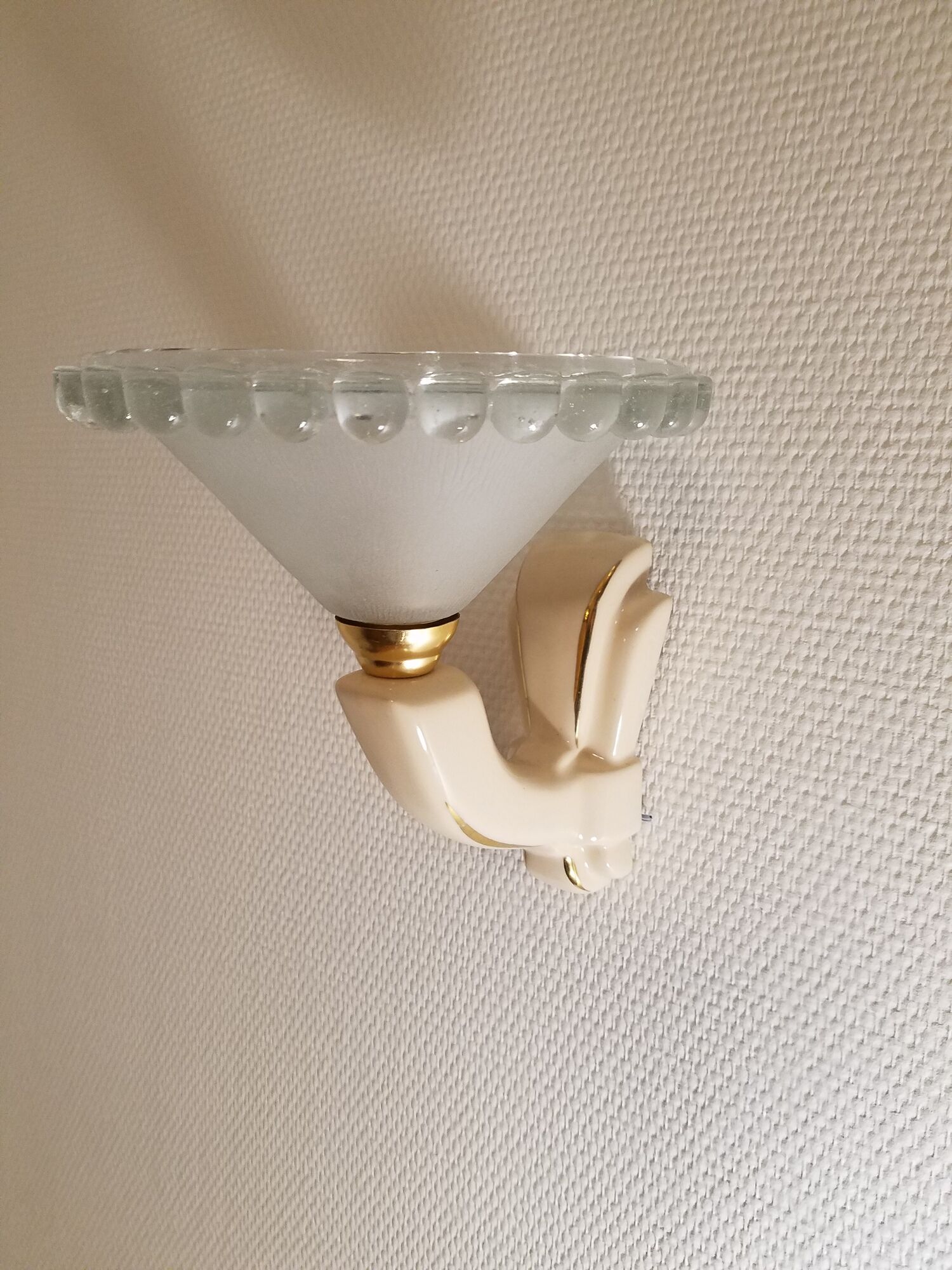 2 art deco wall lights in porcelain and frosted glass