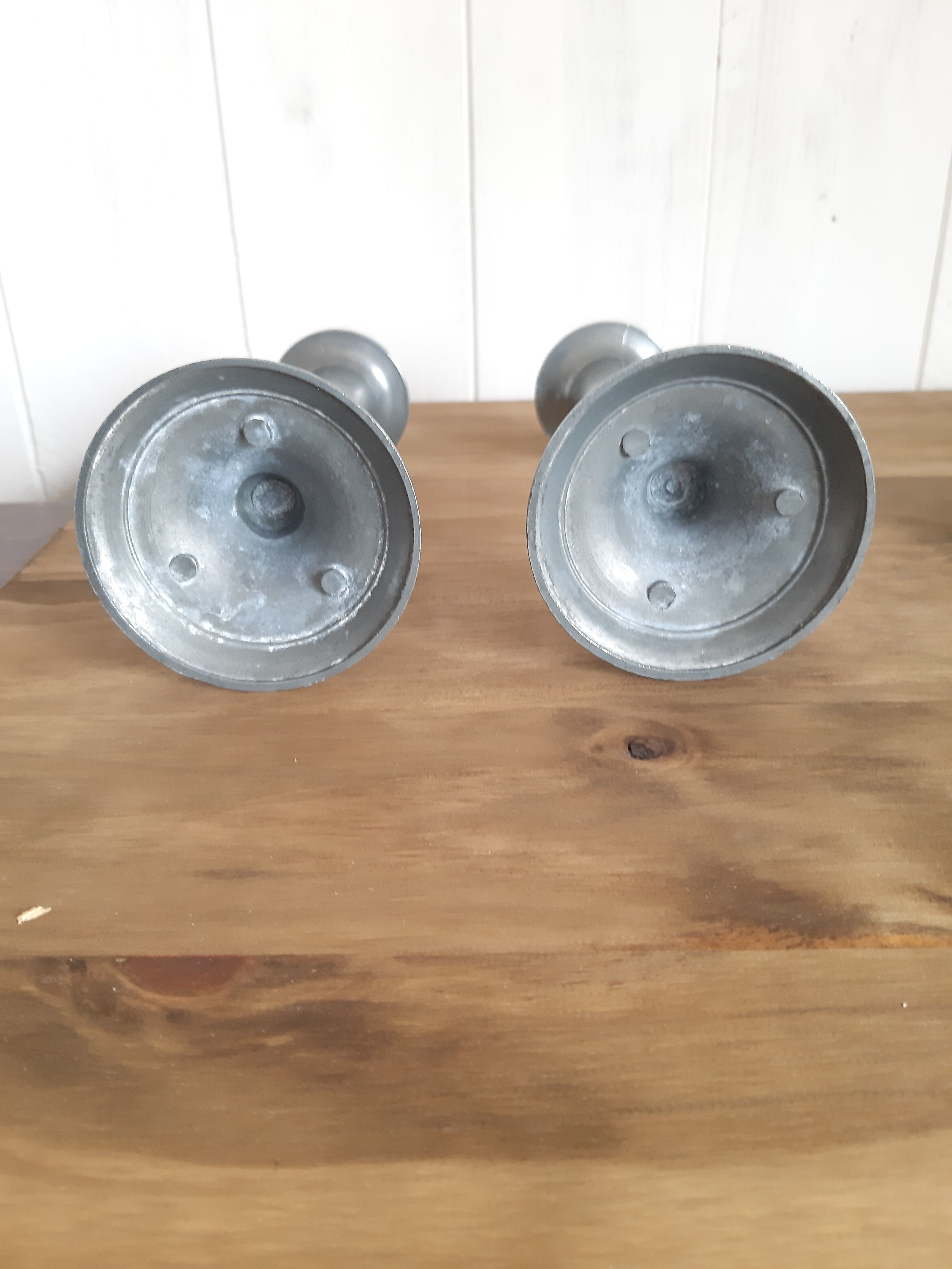 2 candle holders