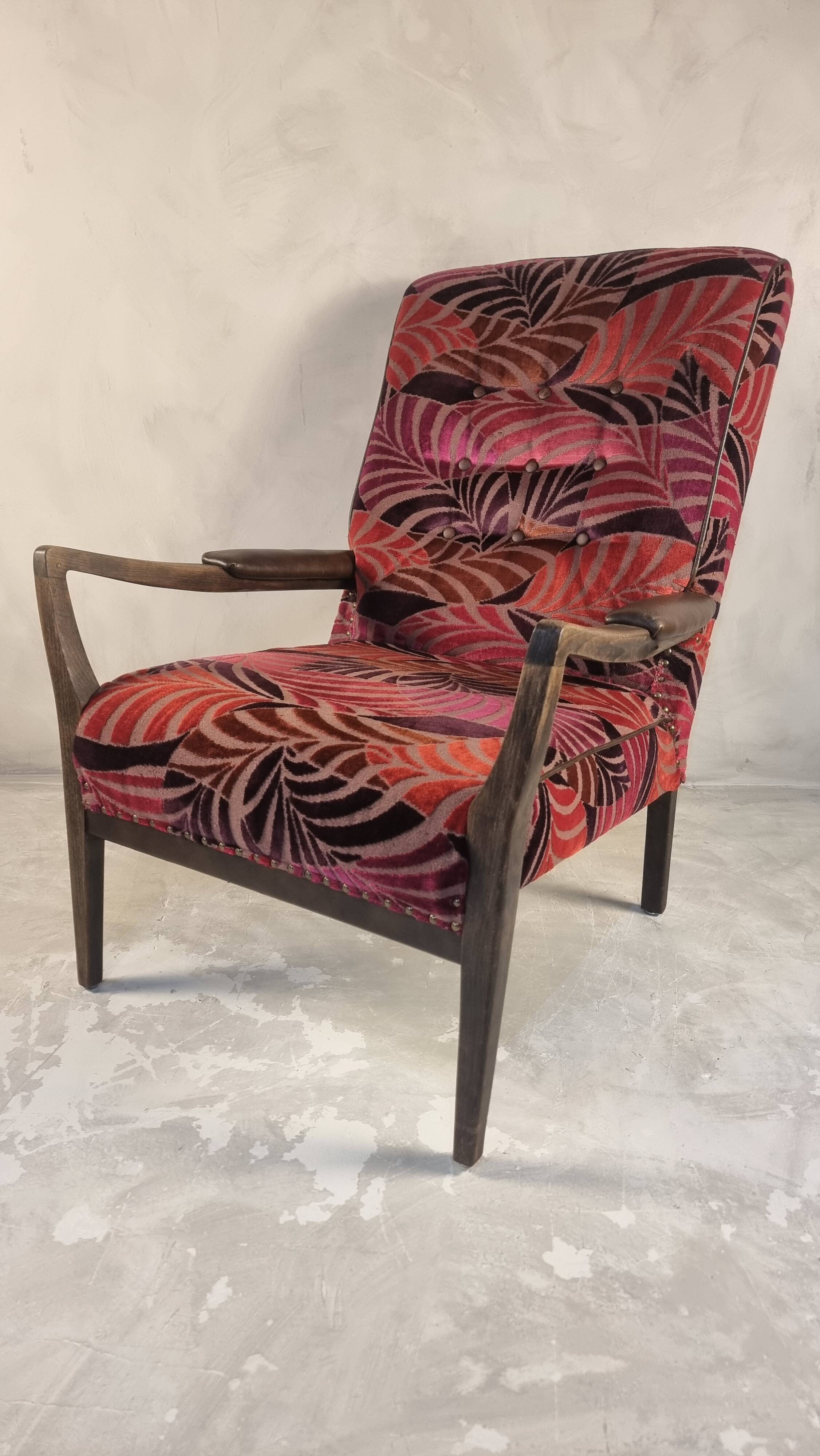 Mid-Century Armchair With Outswept Arms