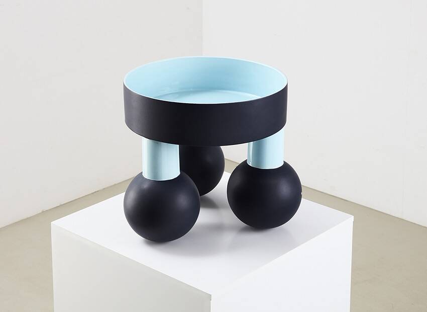Centre de table / bol en céramique 'Tarzan' par Ettore Sottsass pour Cor Unum 1999