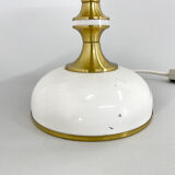 Lampe de table en laiton en verre de lait des années 1970 par Napako